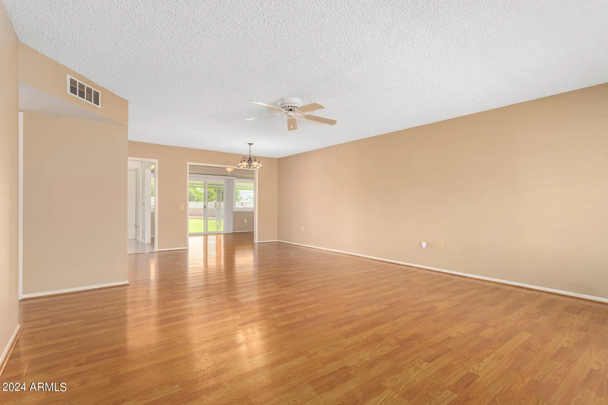 Property Slideshow image 9 of 35 | 18001 n 99th dr, Sun City, AZ, 85373