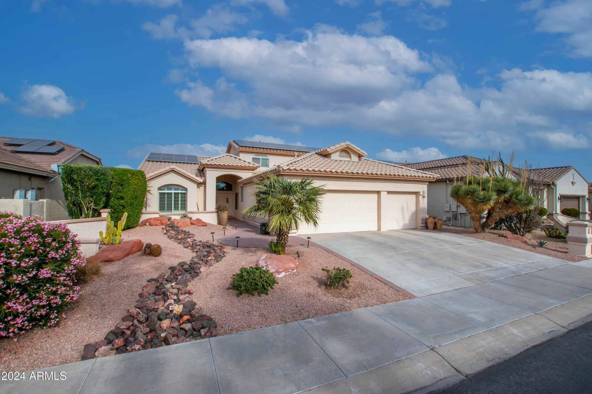 Property Slideshow image 1 of 70 | 16068 w edgemont ave, Goodyear, AZ, 85395