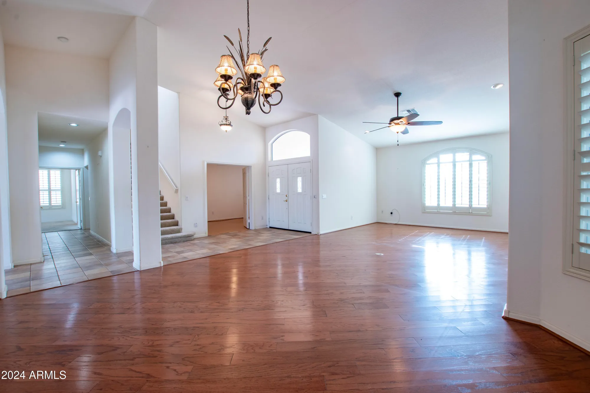Property Slideshow image 9 of 70 | 16068 w edgemont ave, Goodyear, AZ, 85395