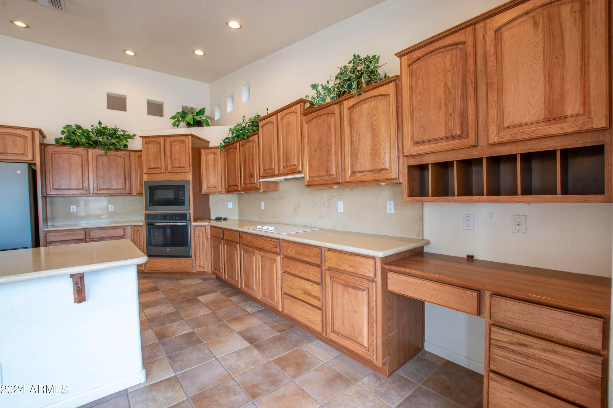 Property Slideshow image 19 of 70 | 16068 w edgemont ave, Goodyear, AZ, 85395