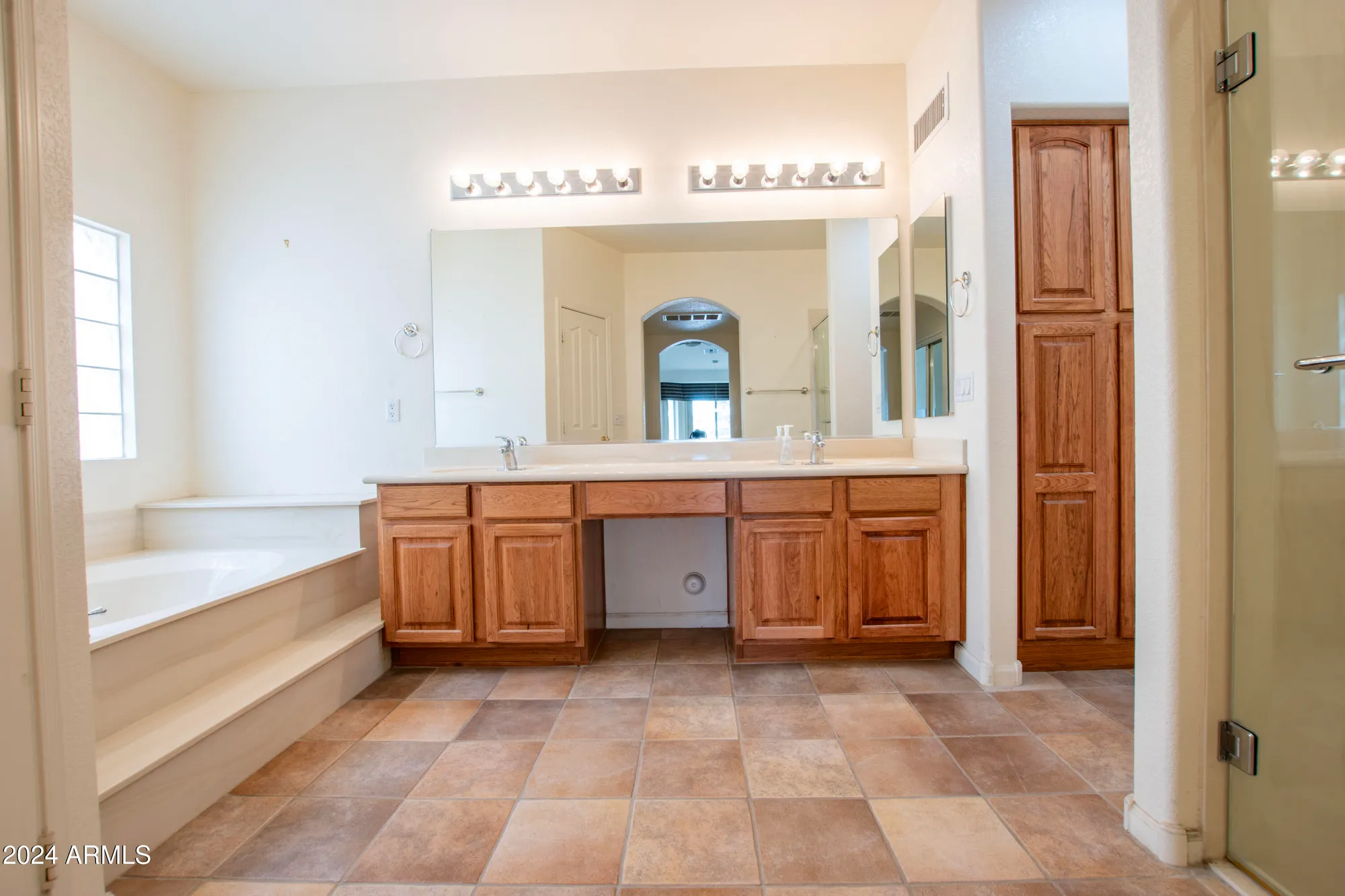 Property Slideshow image 32 of 70 | 16068 w edgemont ave, Goodyear, AZ, 85395