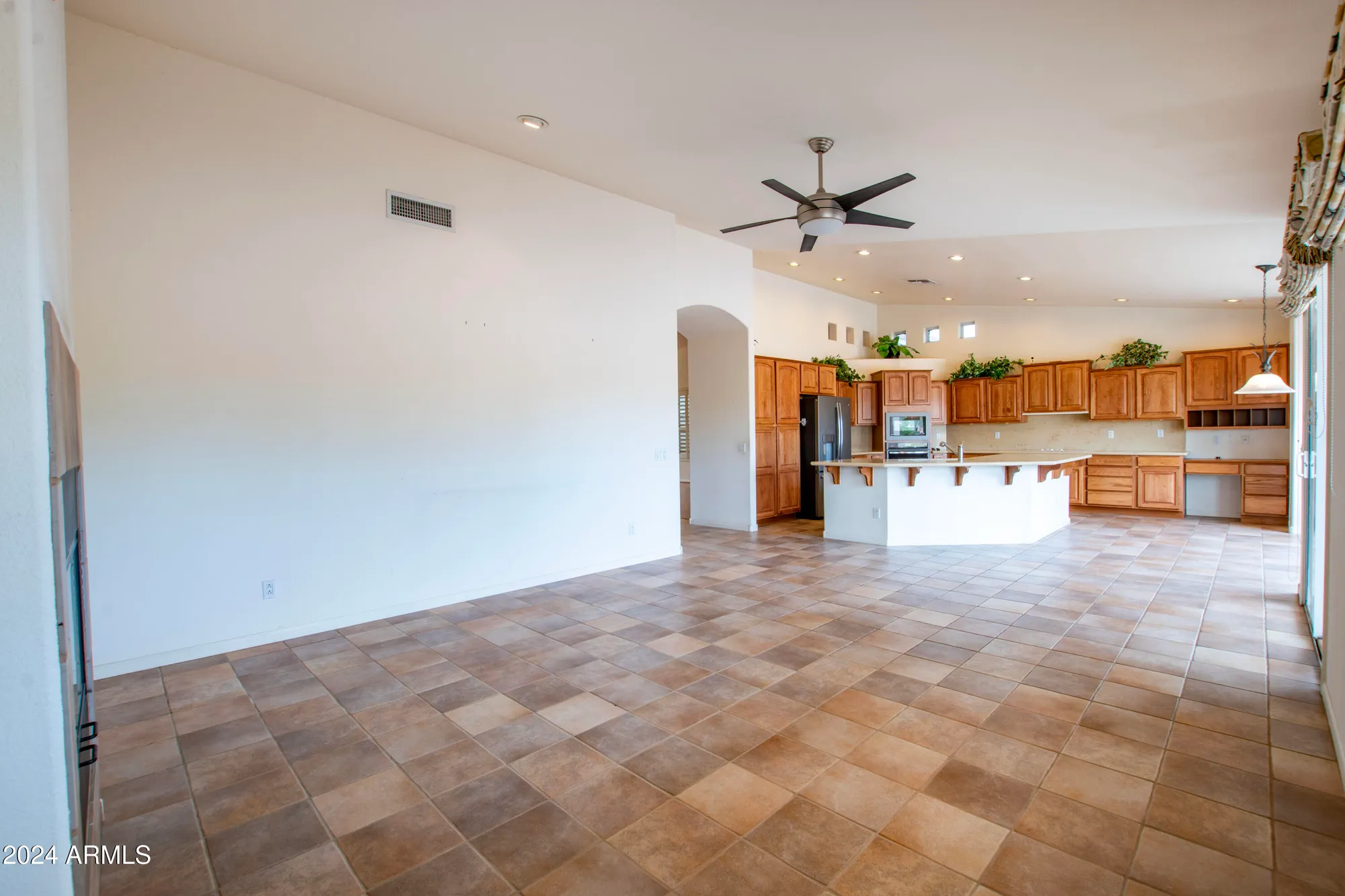 Property Slideshow image 25 of 70 | 16068 w edgemont ave, Goodyear, AZ, 85395