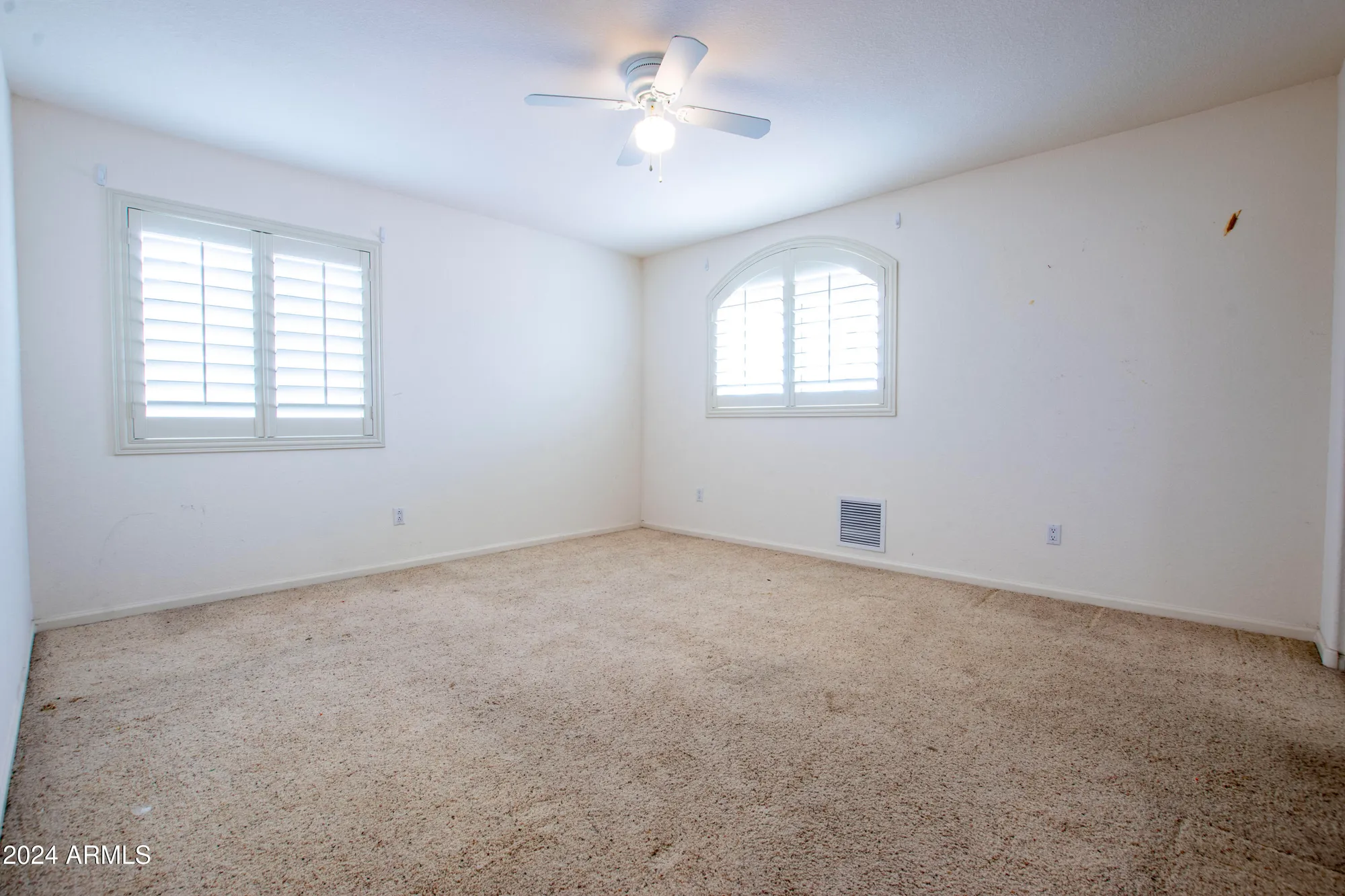 Property Slideshow image 53 of 70 | 16068 w edgemont ave, Goodyear, AZ, 85395