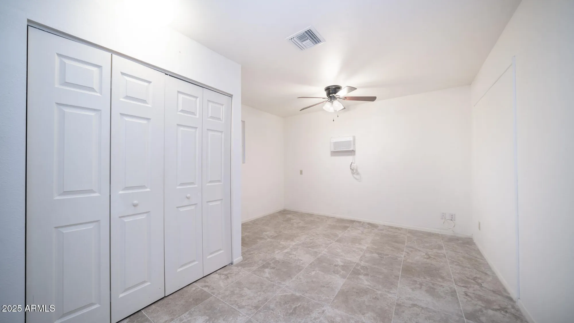 Property Slideshow image 10 of 33 | 19829 n lake forest dr, Sun City, AZ, 85373