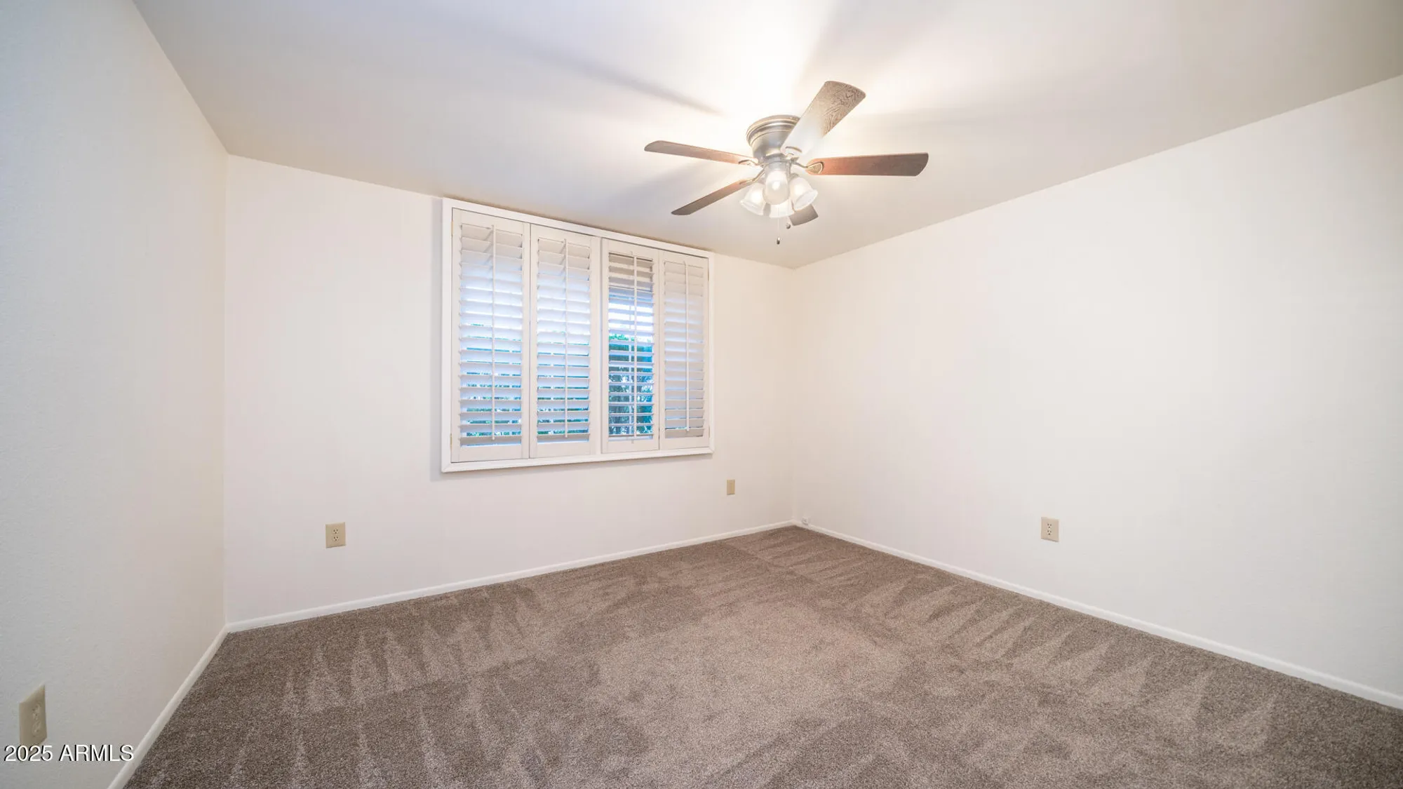 Property Slideshow image 18 of 33 | 19829 n lake forest dr, Sun City, AZ, 85373