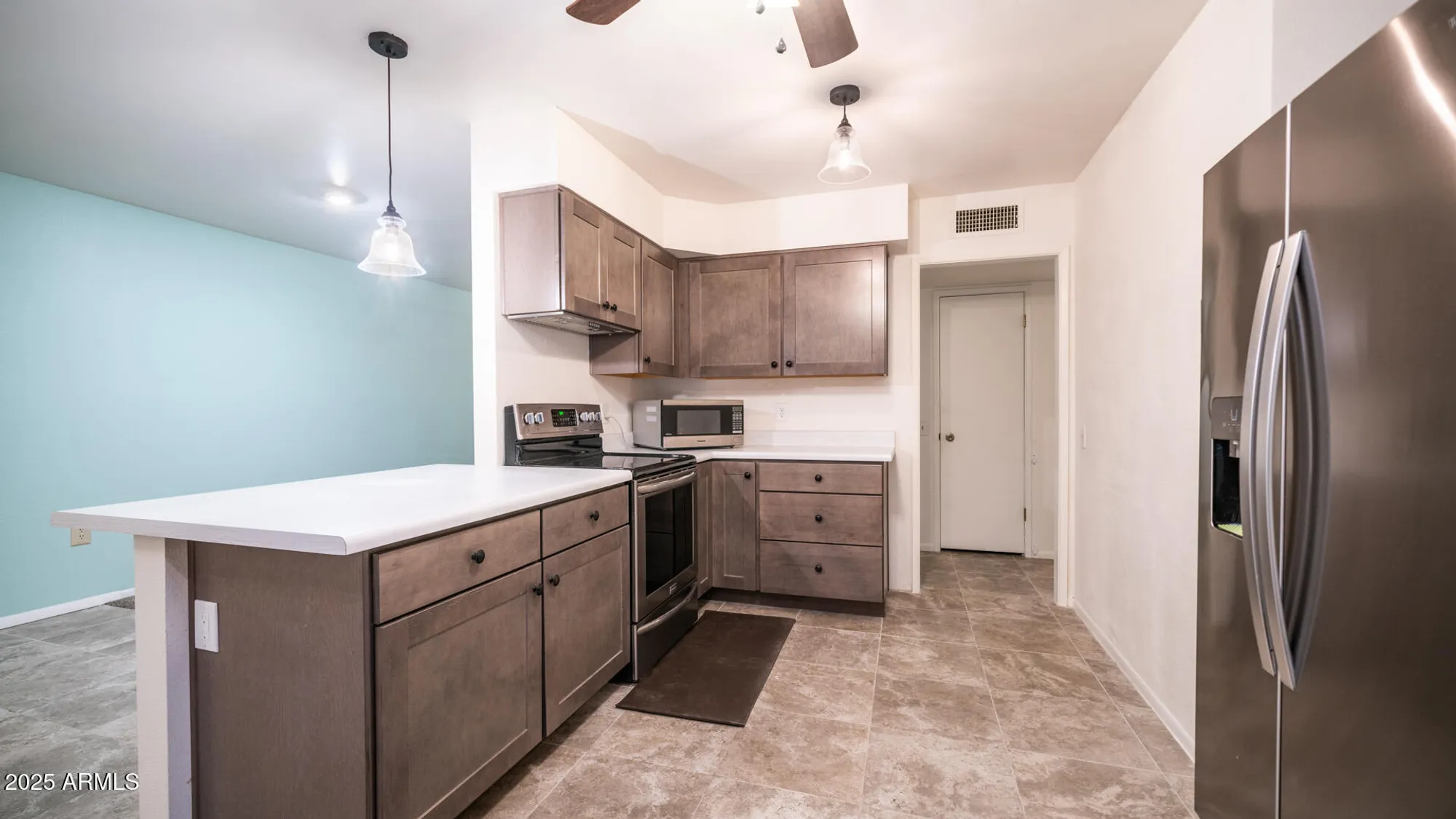 Property Slideshow image 3 of 33 | 19829 n lake forest dr, Sun City, AZ, 85373