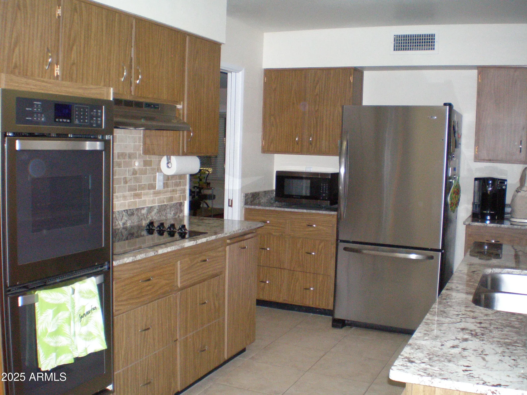 Property Slideshow image 23 of 84 | 10731 w mission ln, Sun City, AZ, 85351