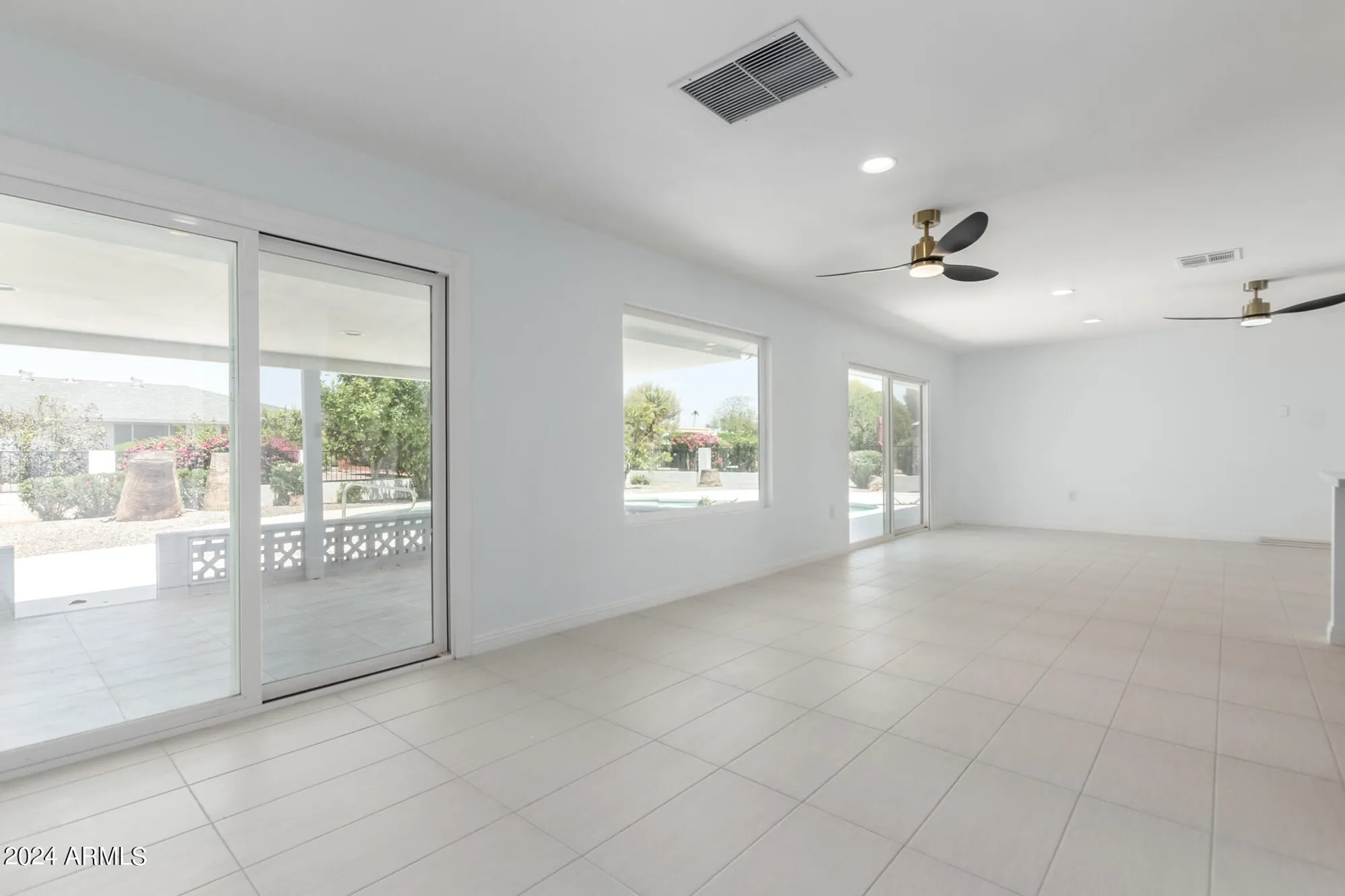 Property Slideshow image 8 of 33 | 10826 w loma blanca dr, Sun City, AZ, 85351