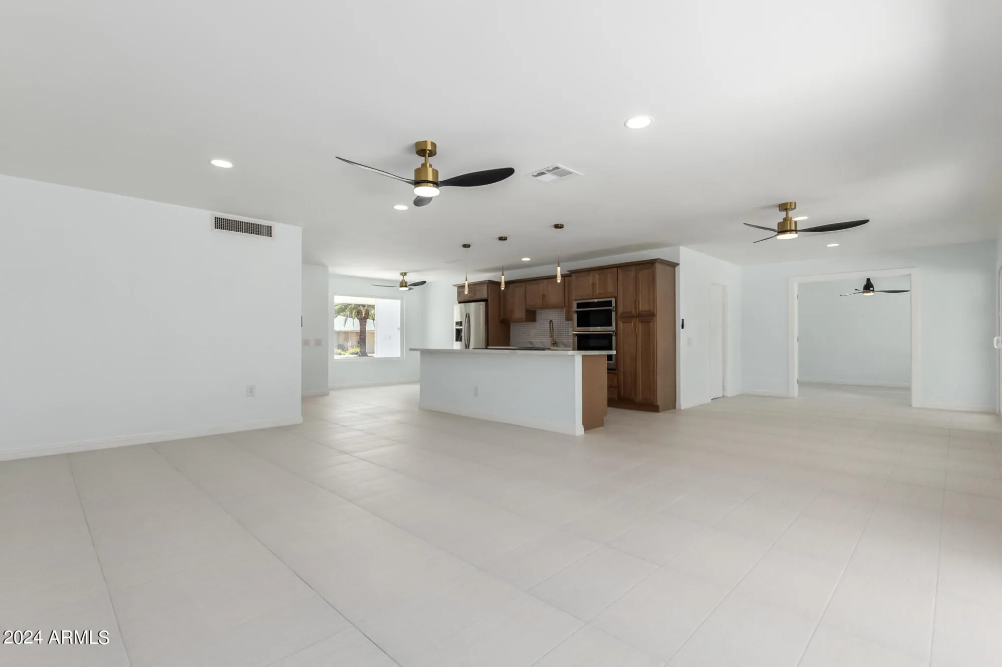 Property Slideshow image 14 of 33 | 10826 w loma blanca dr, Sun City, AZ, 85351