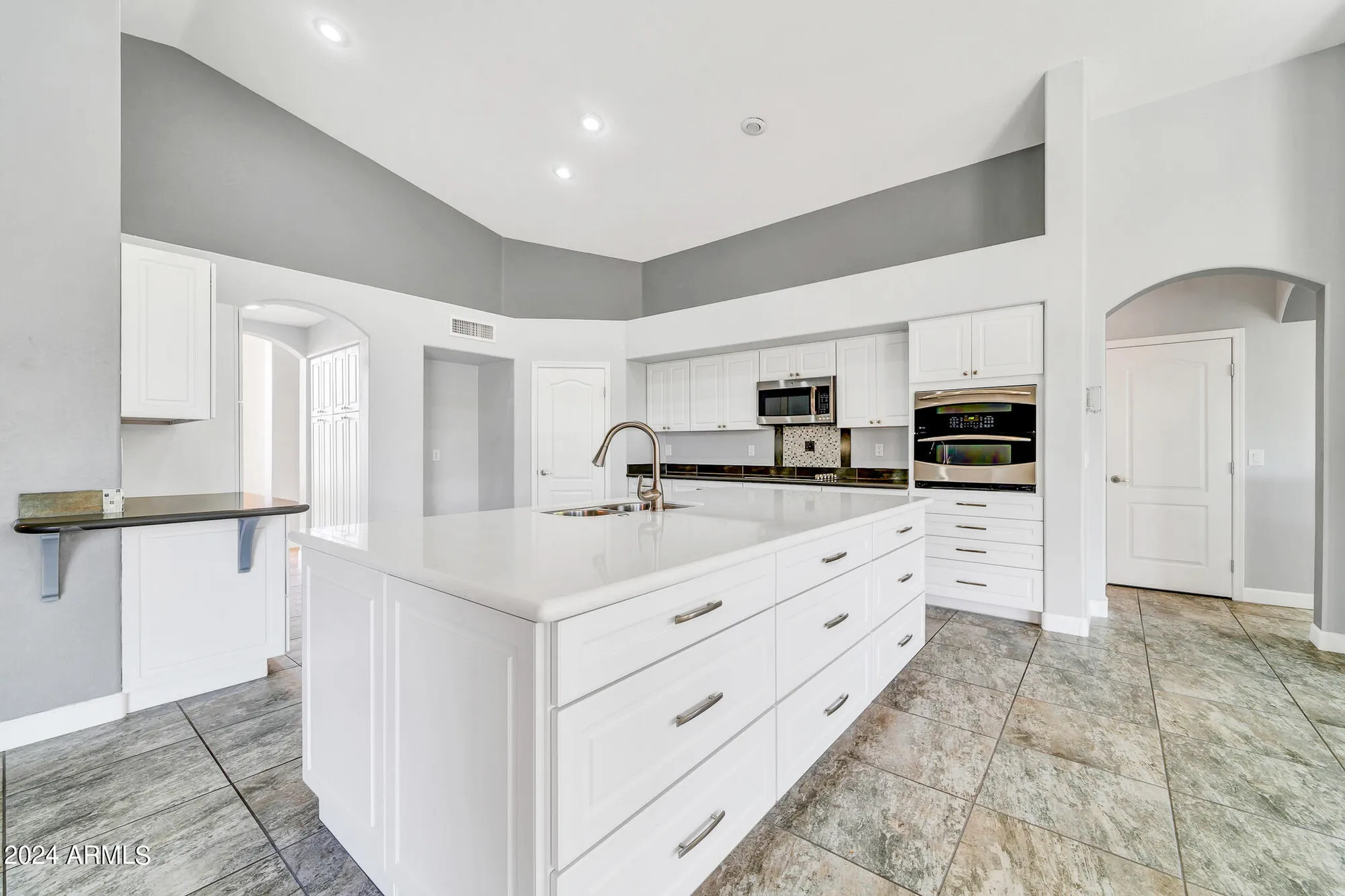 Property Slideshow image 16 of 65 | 17620 w weatherby dr, Surprise, AZ, 85374