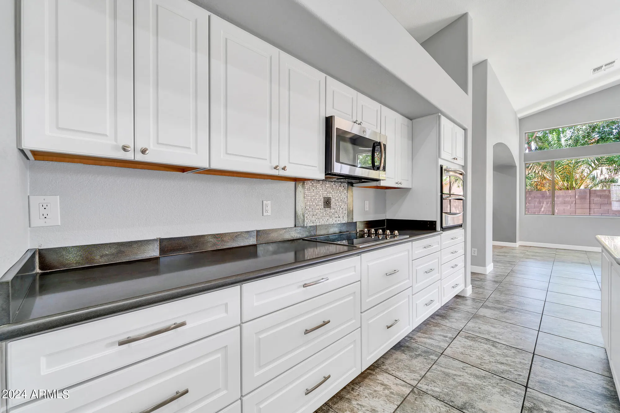 Property Slideshow image 18 of 65 | 17620 w weatherby dr, Surprise, AZ, 85374