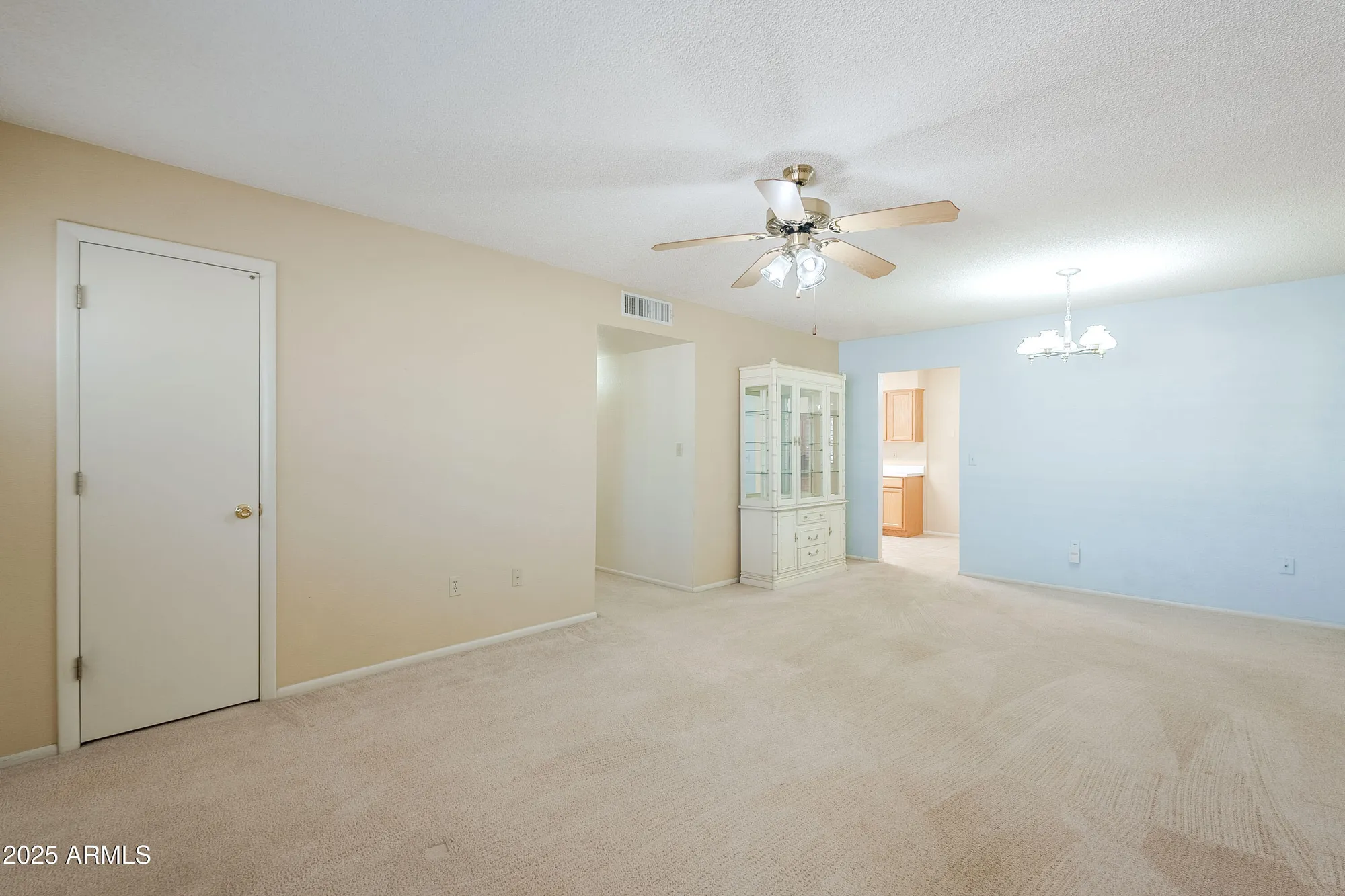 Property Slideshow image 10 of 32 | 13611 n newcastle dr, Sun City, AZ, 85351