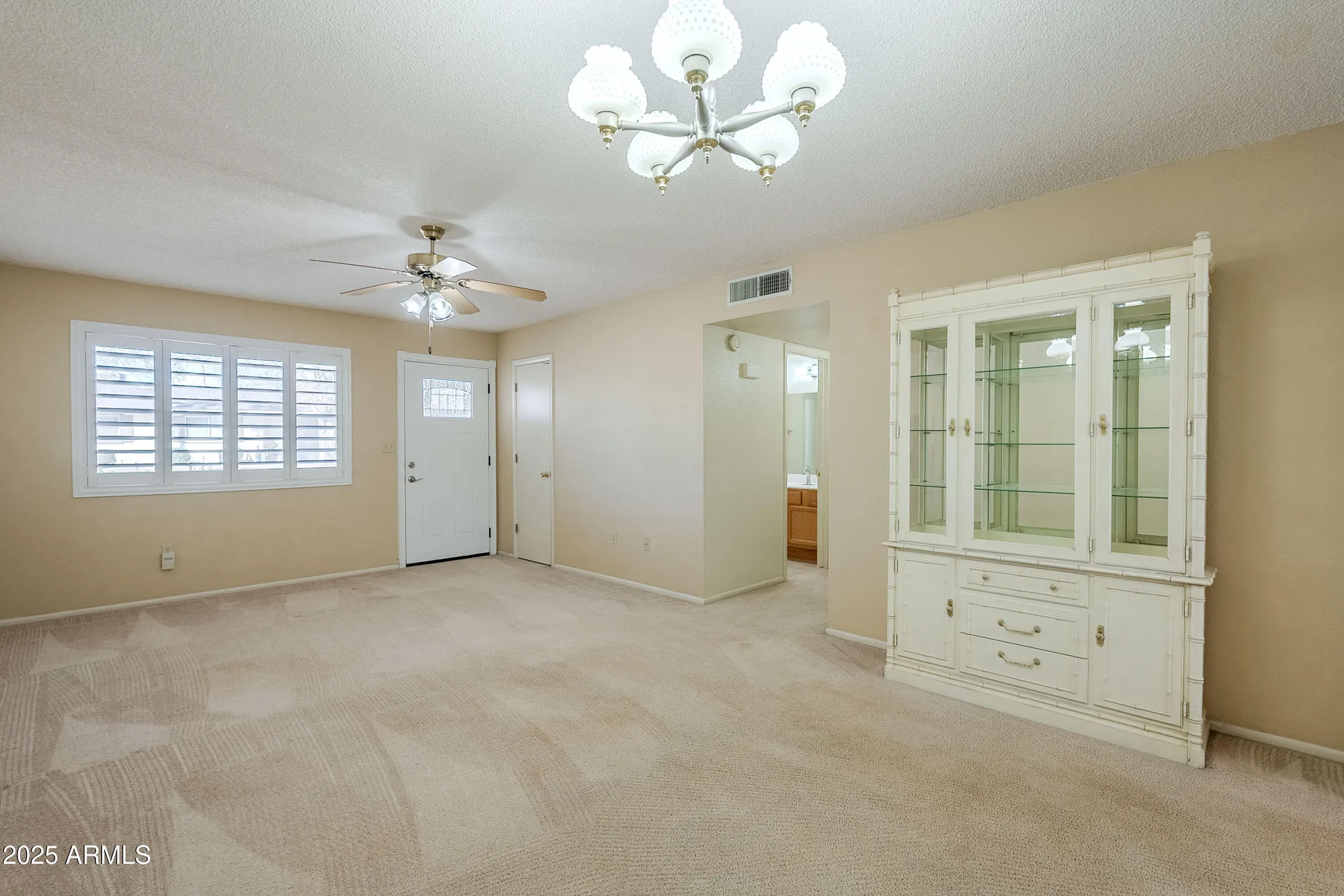 Property Slideshow image 7 of 32 | 13611 n newcastle dr, Sun City, AZ, 85351