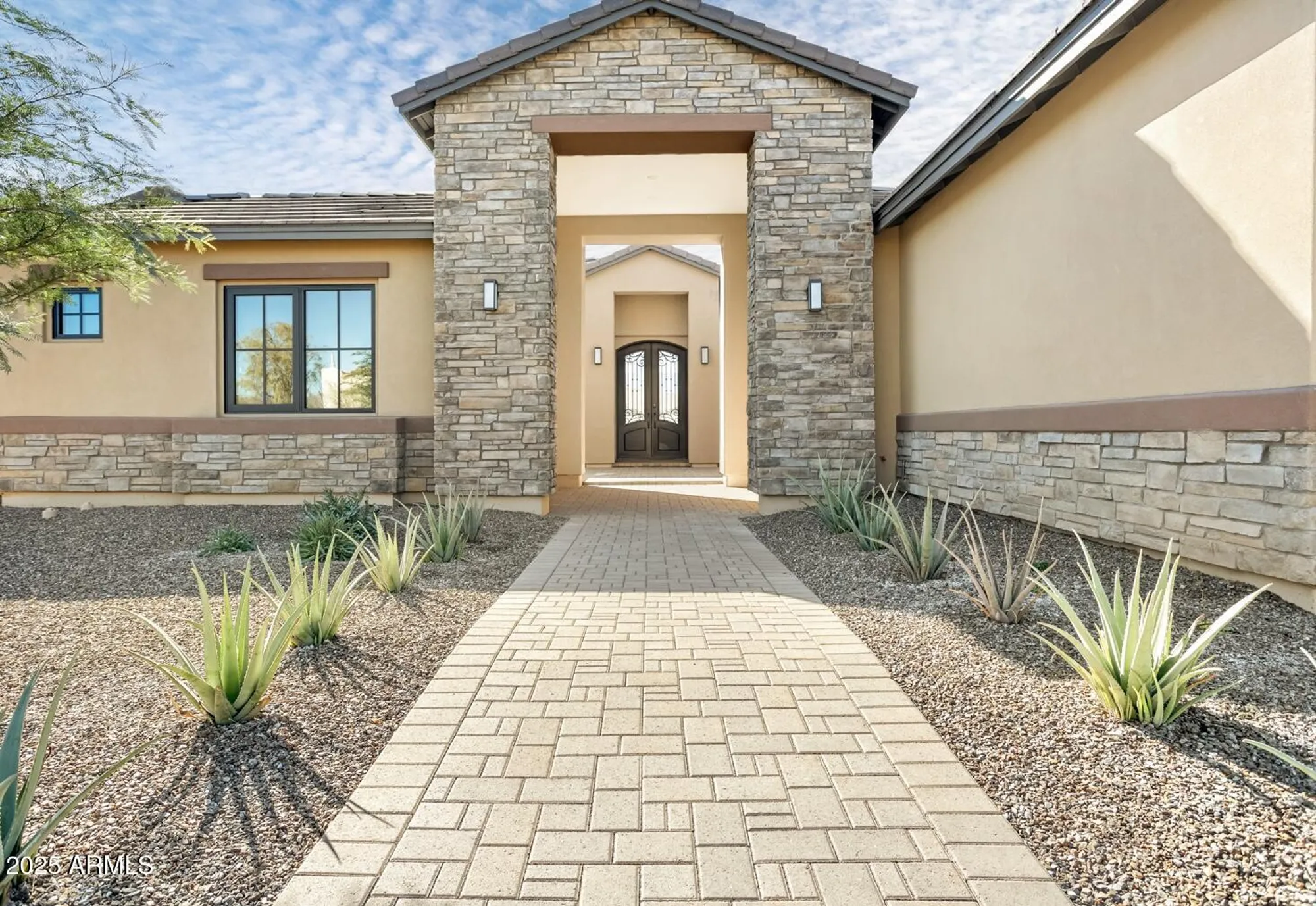 Property Slideshow image 2 of 36 | 17417 e monument ct, Rio Verde, AZ, 85263