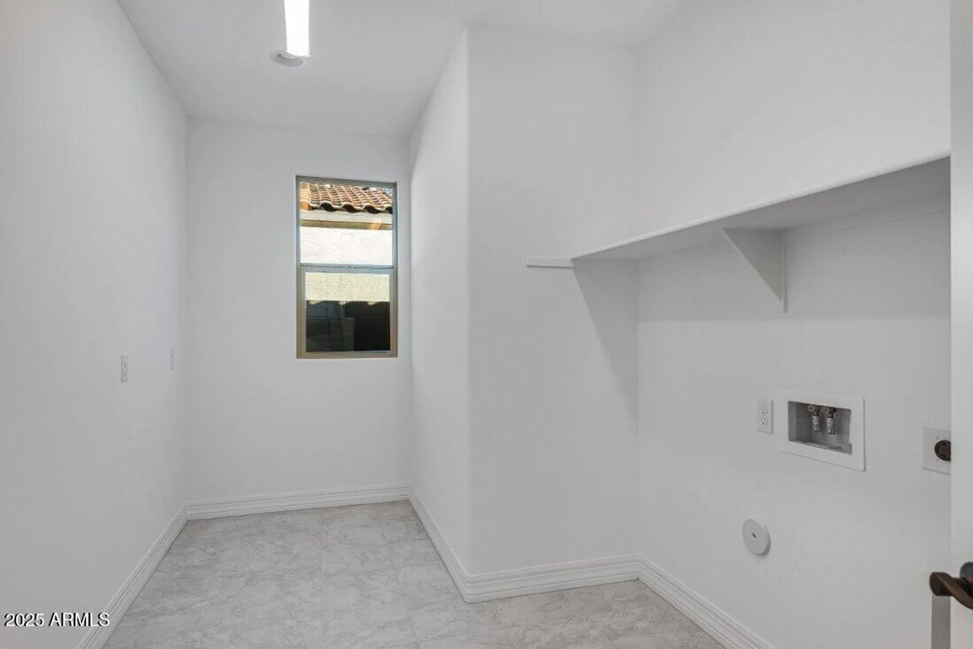 Property Slideshow image 30 of 37 | 18111 w hiddenview dr, Goodyear, AZ, 85338