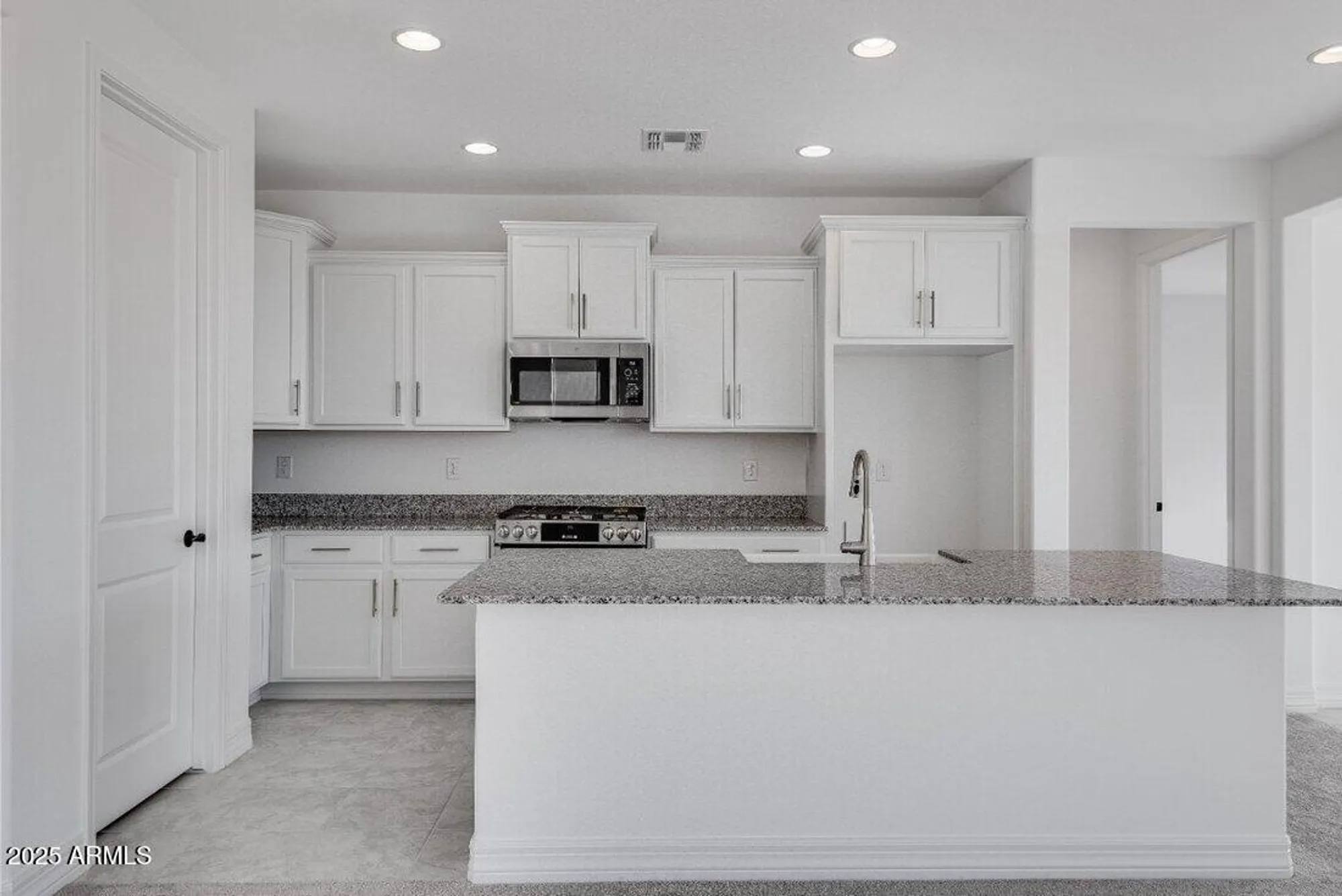 Property Slideshow image 4 of 37 | 18111 w hiddenview dr, Goodyear, AZ, 85338