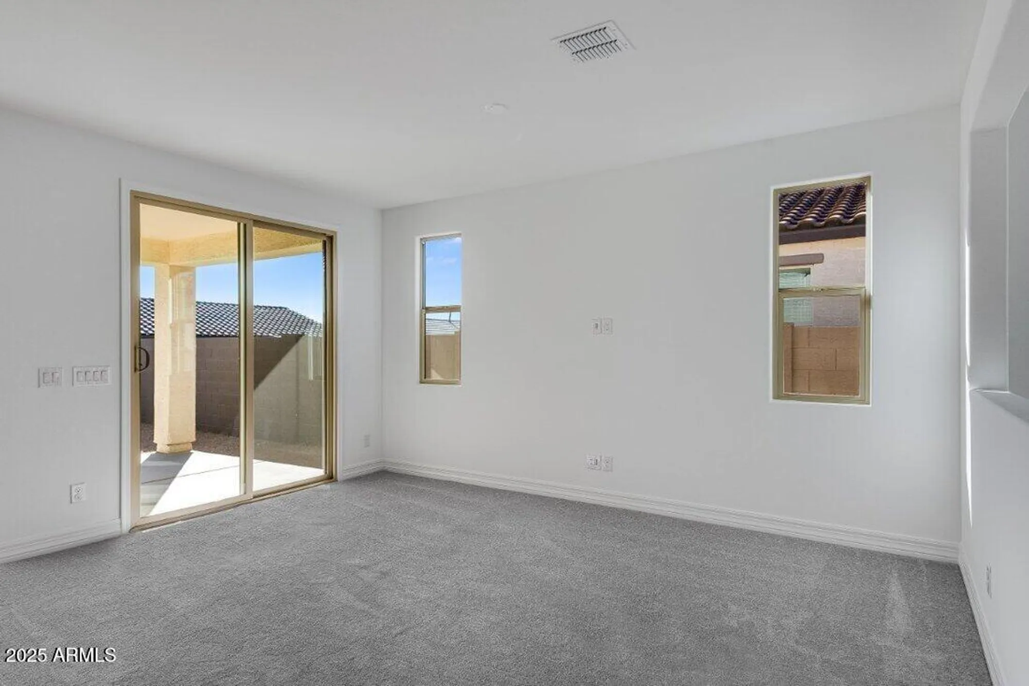 Property Slideshow image 9 of 37 | 18111 w hiddenview dr, Goodyear, AZ, 85338