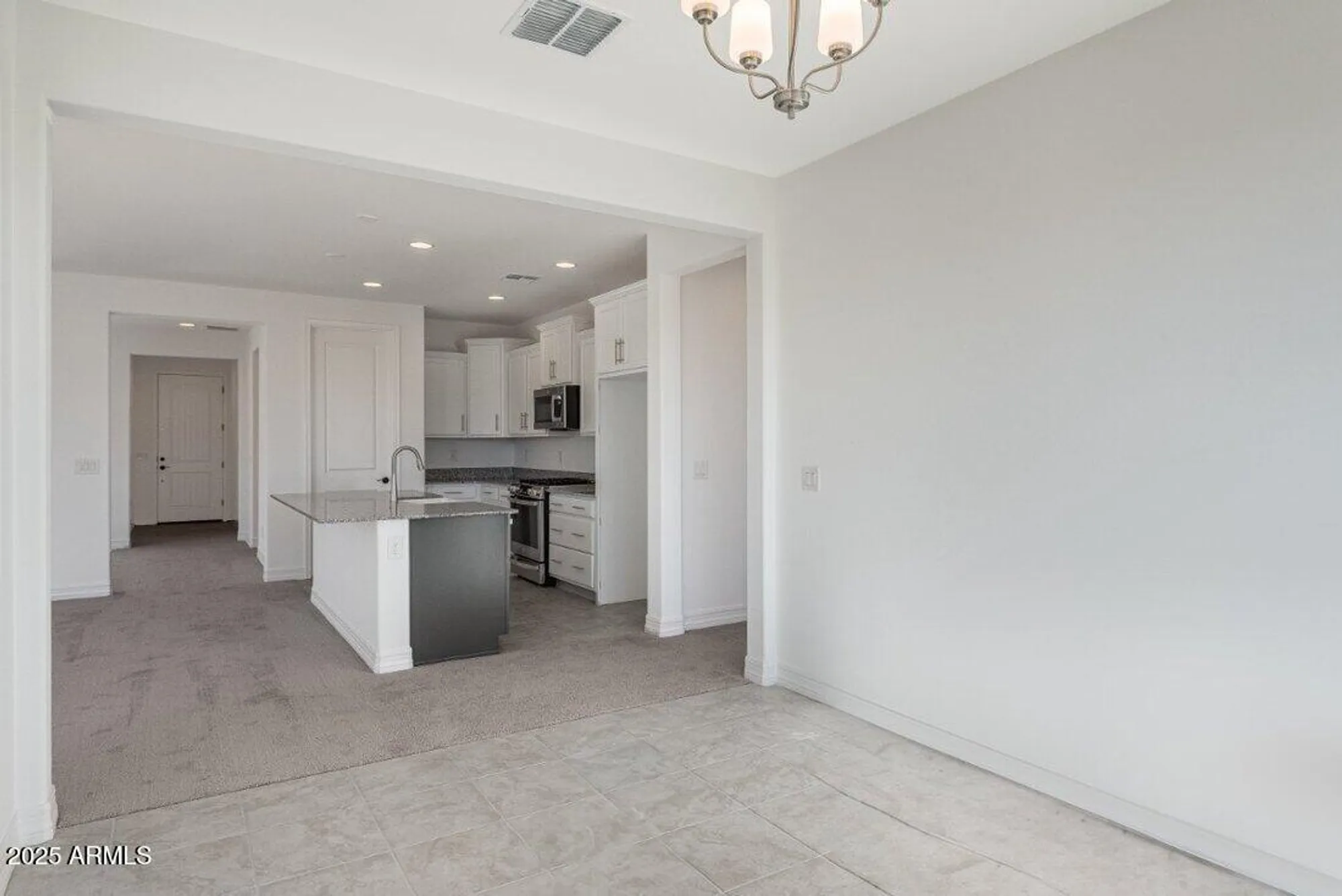 Property Slideshow image 14 of 37 | 18111 w hiddenview dr, Goodyear, AZ, 85338