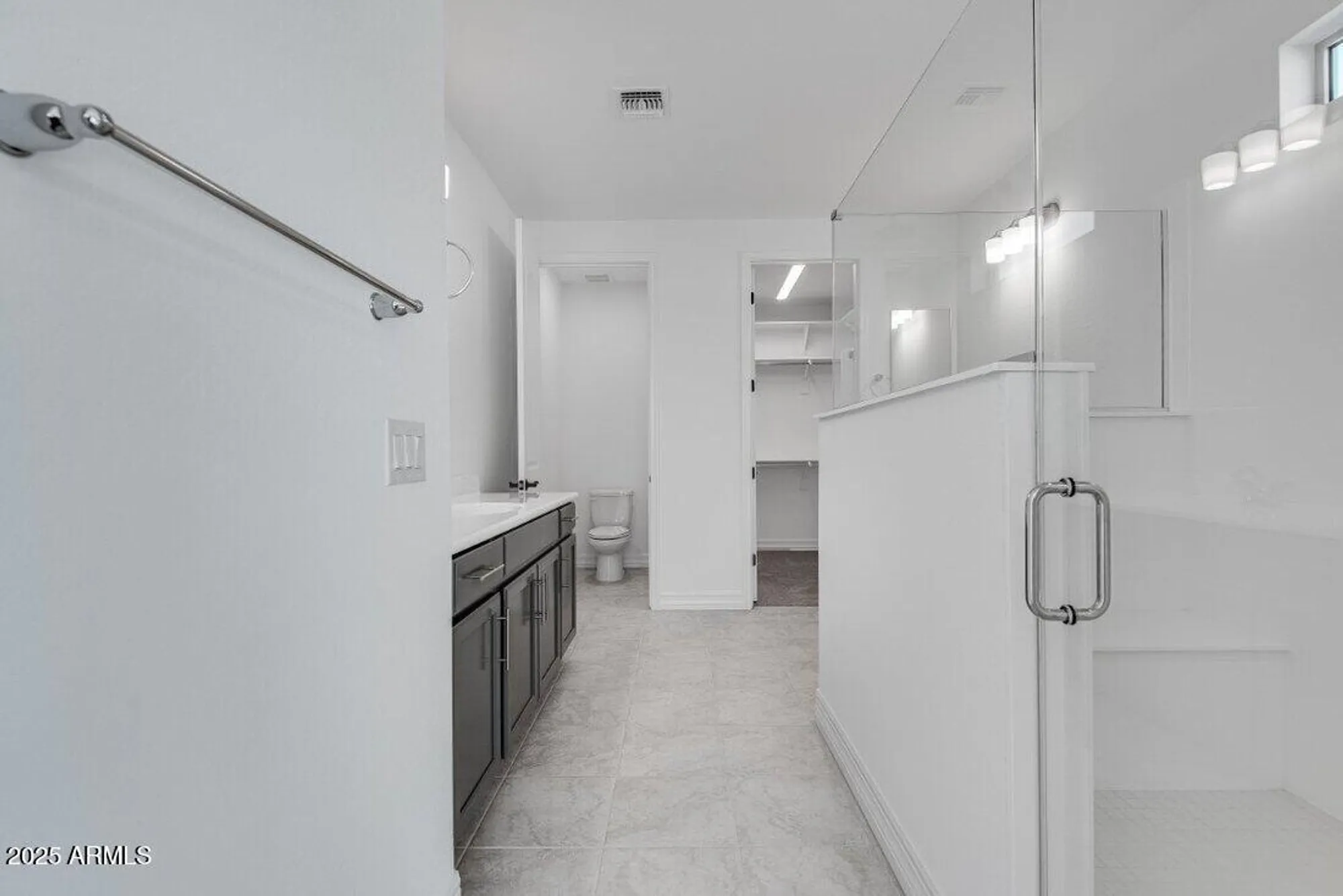 Property Slideshow image 23 of 37 | 18111 w hiddenview dr, Goodyear, AZ, 85338