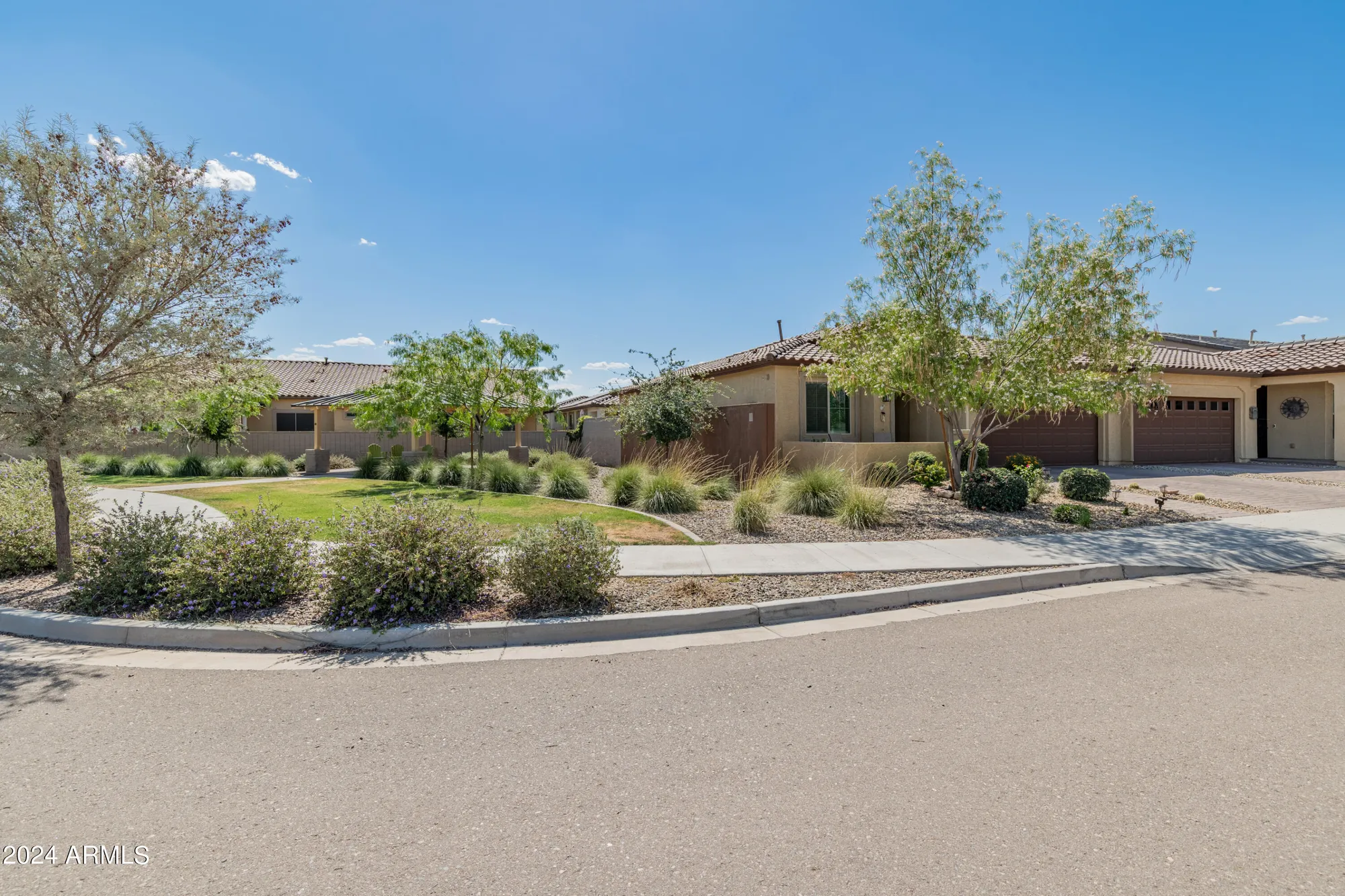 Property Slideshow image 41 of 63 | 24670 n 171st ln, Surprise, AZ, 85387