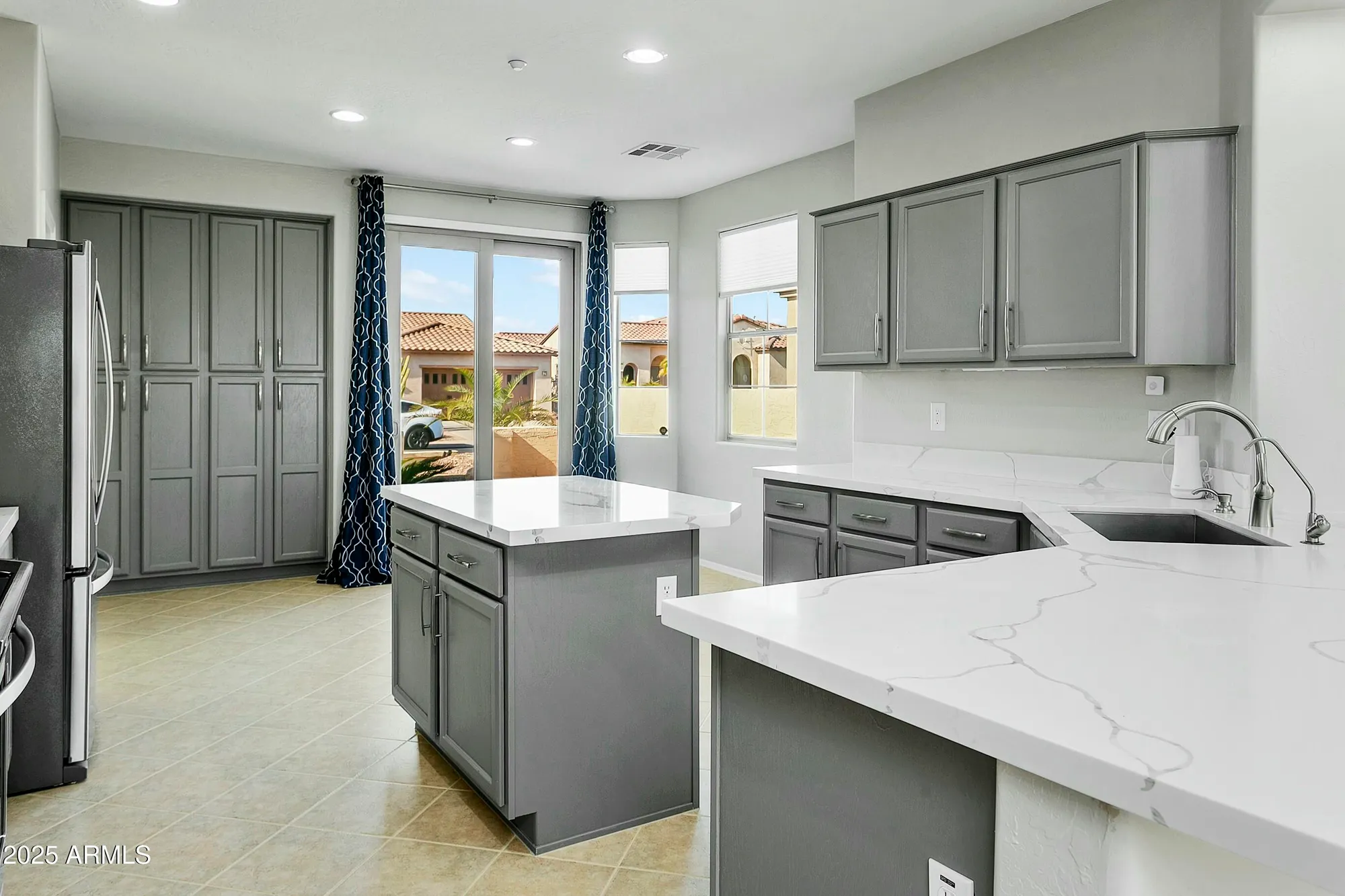 Property Slideshow image 6 of 31 | 28107 n 123rd ln, Peoria, AZ, 85383