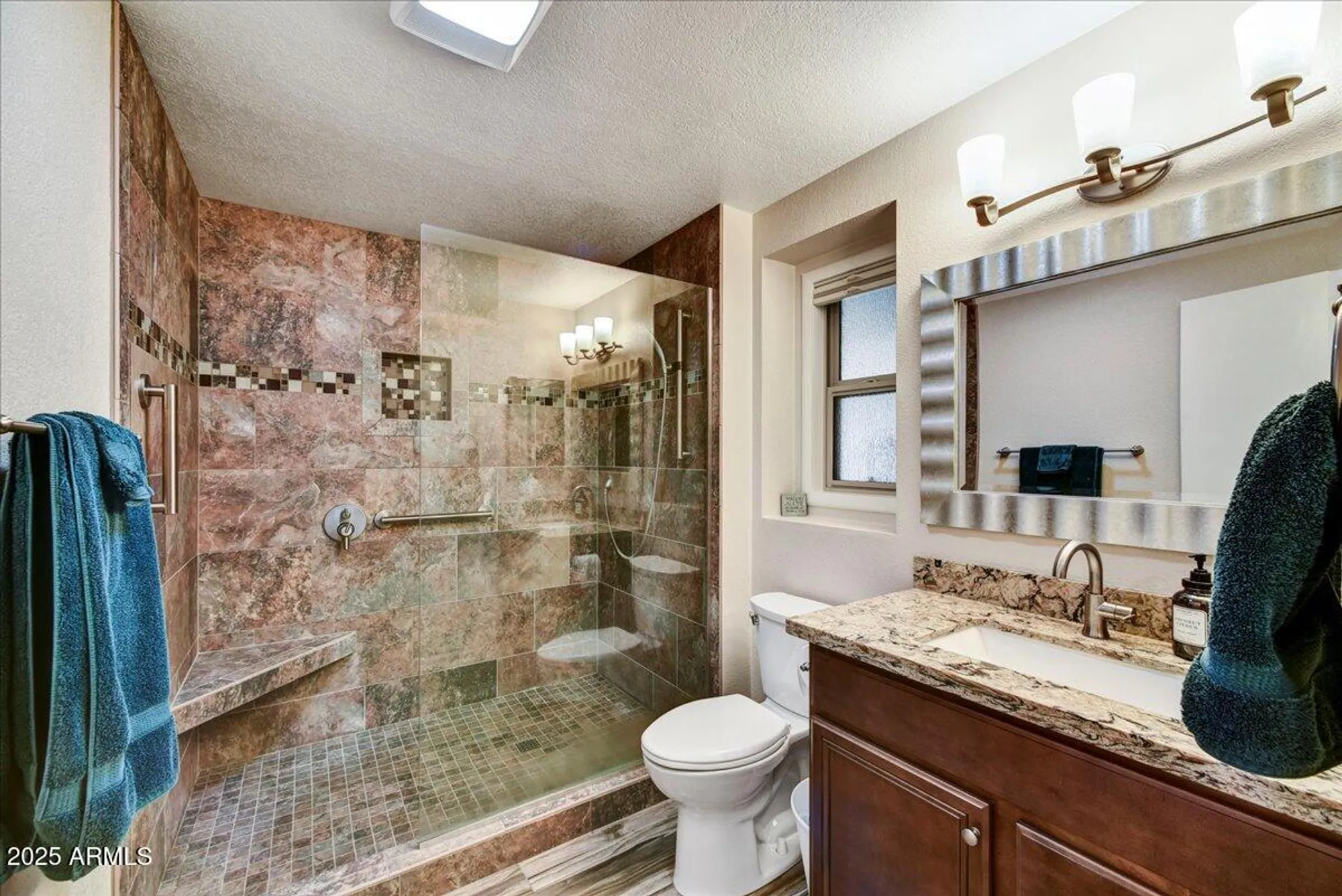 Property Slideshow image 16 of 28 | 18410 n 104th ave, Sun City, AZ, 85373