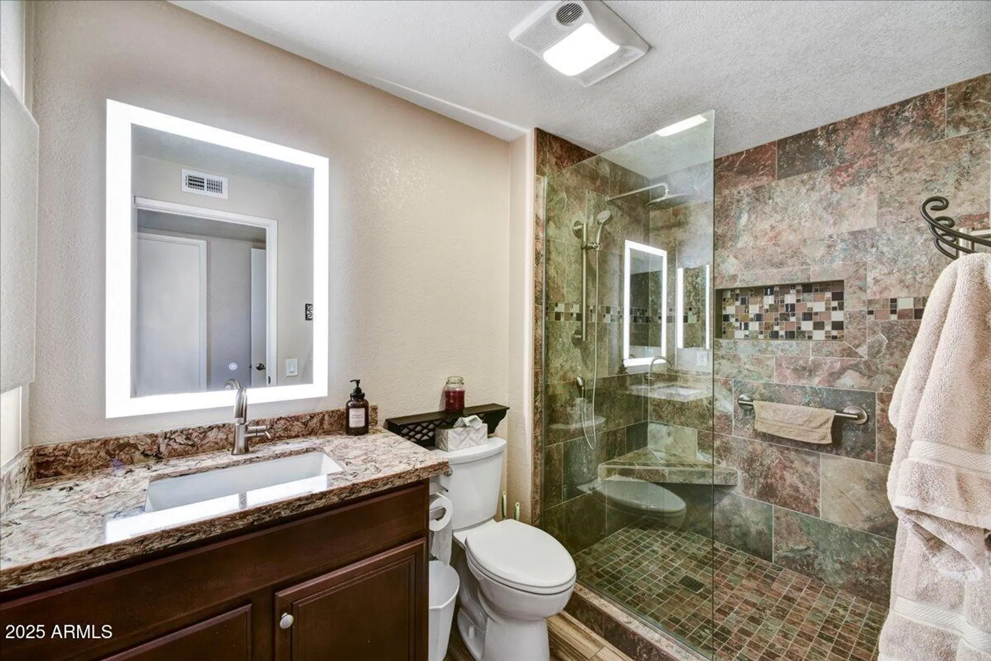 Property Slideshow image 14 of 28 | 18410 n 104th ave, Sun City, AZ, 85373