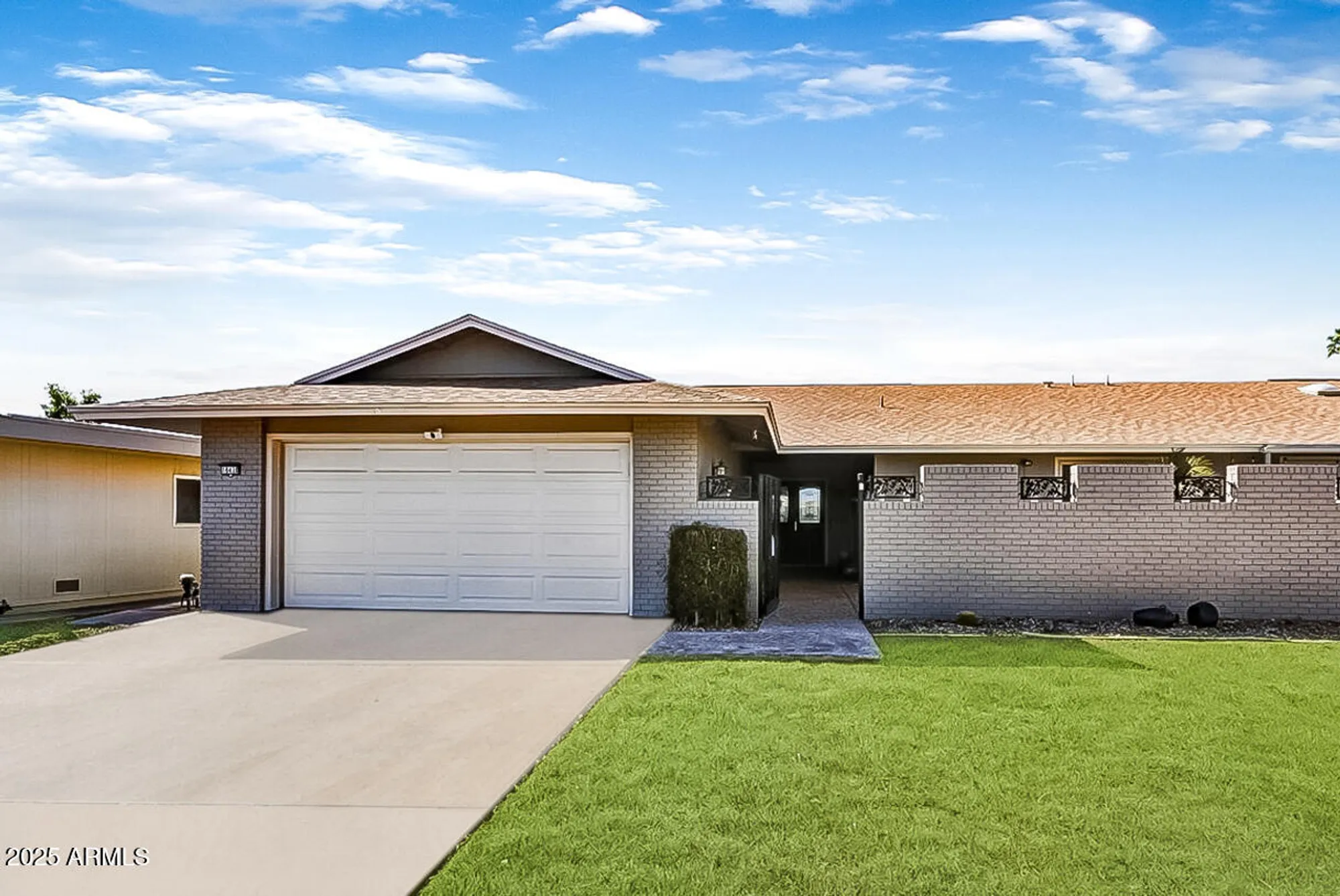 Property Slideshow image 1 of 28 | 18410 n 104th ave, Sun City, AZ, 85373