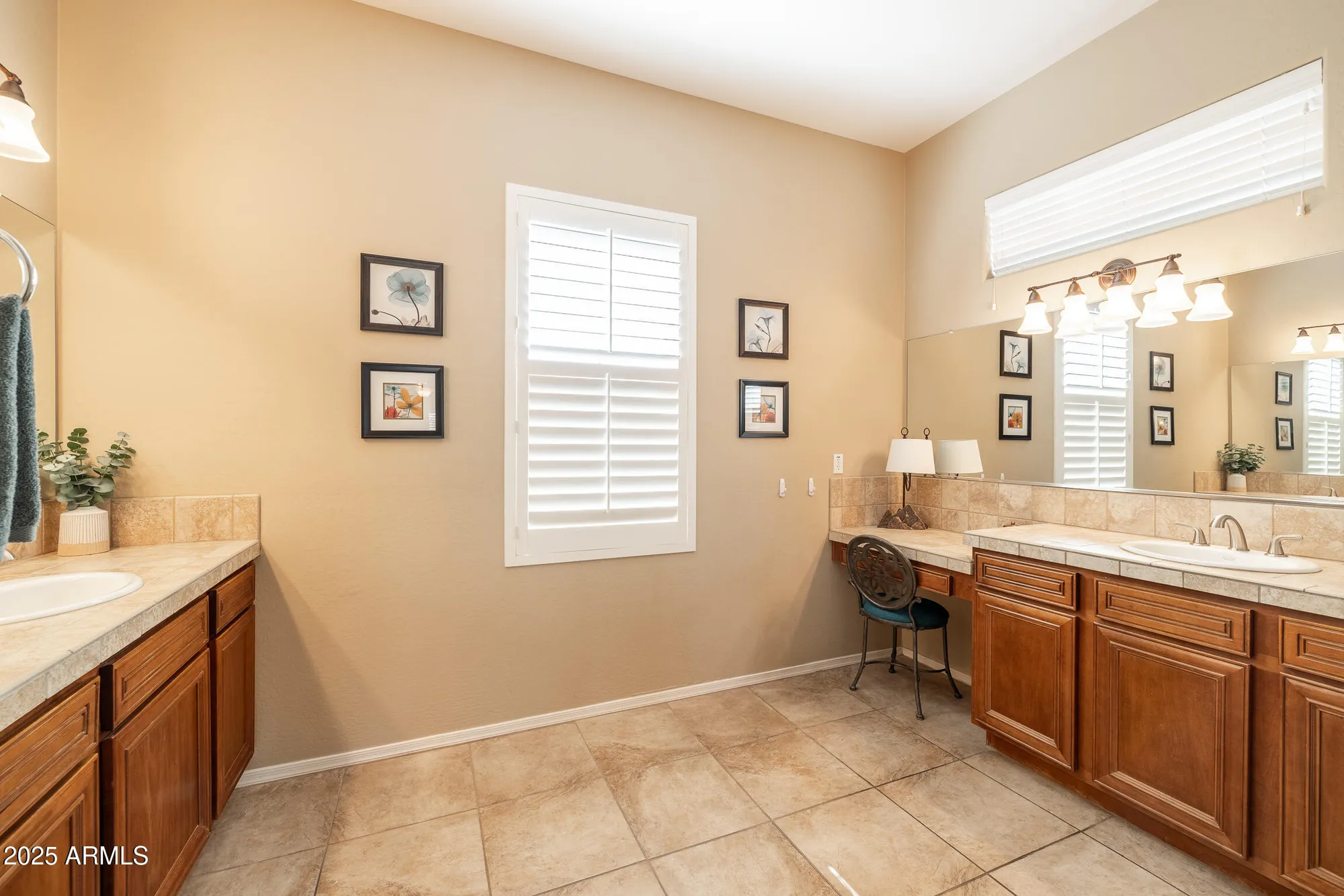 Property Slideshow image 23 of 35 | 13050 w pinnacle vista dr, Peoria, AZ, 85383