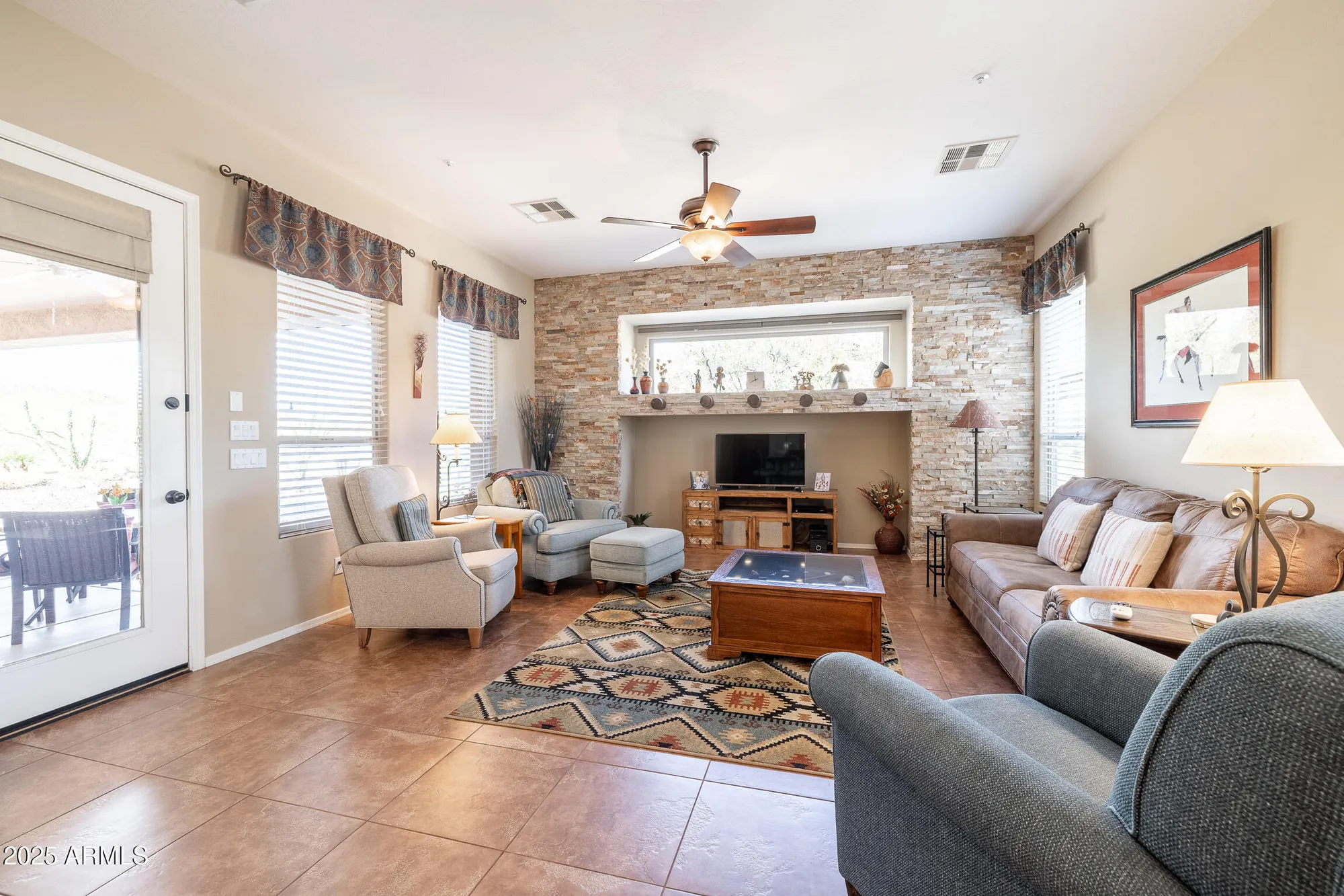 Property Slideshow image 18 of 35 | 13050 w pinnacle vista dr, Peoria, AZ, 85383