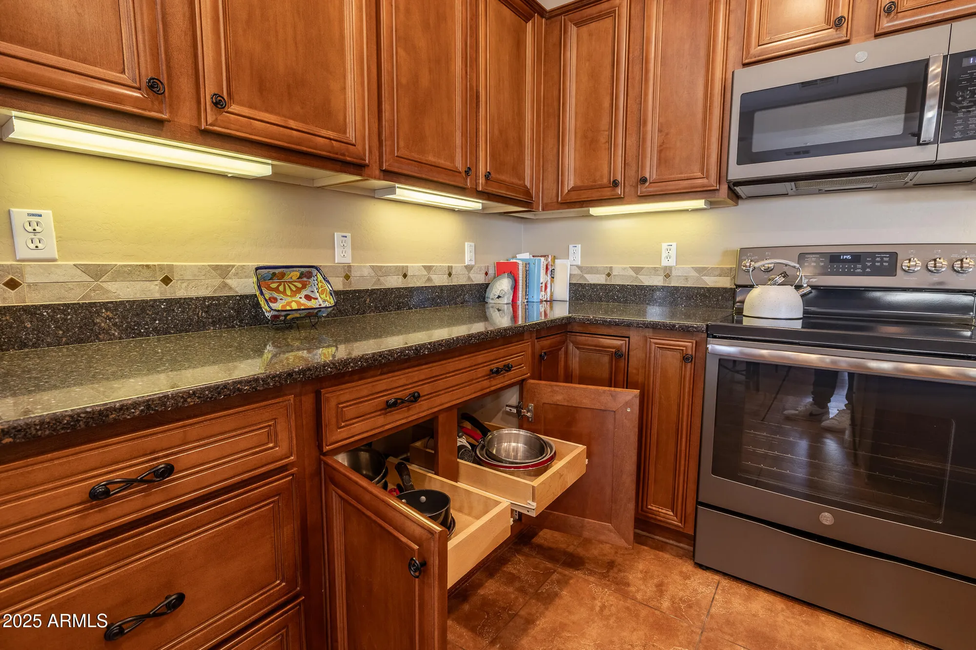 Property Slideshow image 10 of 35 | 13050 w pinnacle vista dr, Peoria, AZ, 85383