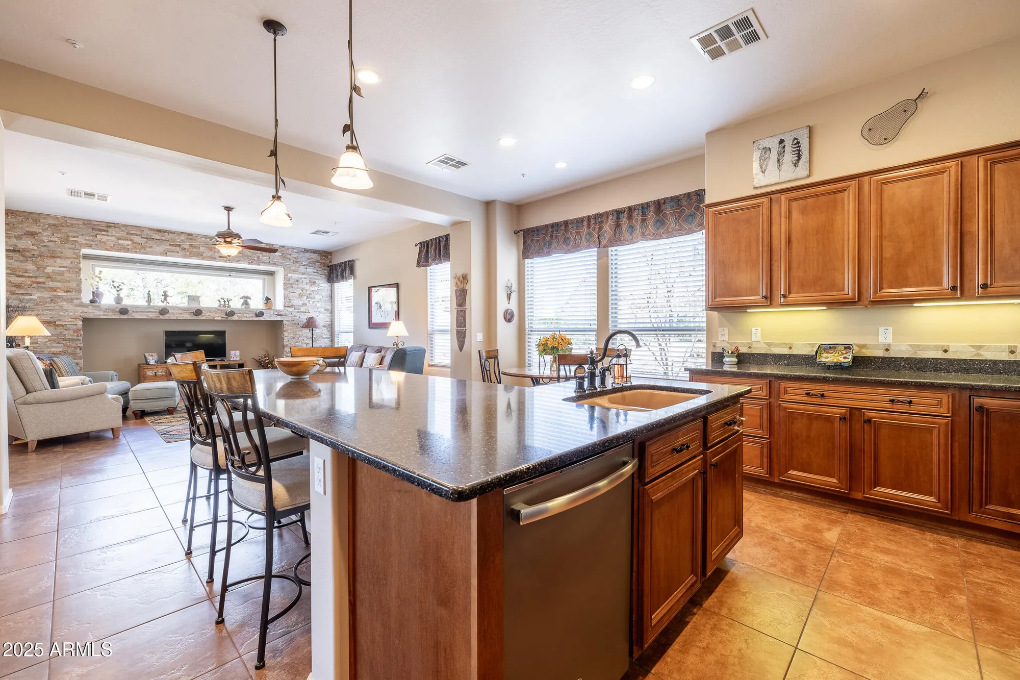 Property Slideshow image 17 of 35 | 13050 w pinnacle vista dr, Peoria, AZ, 85383