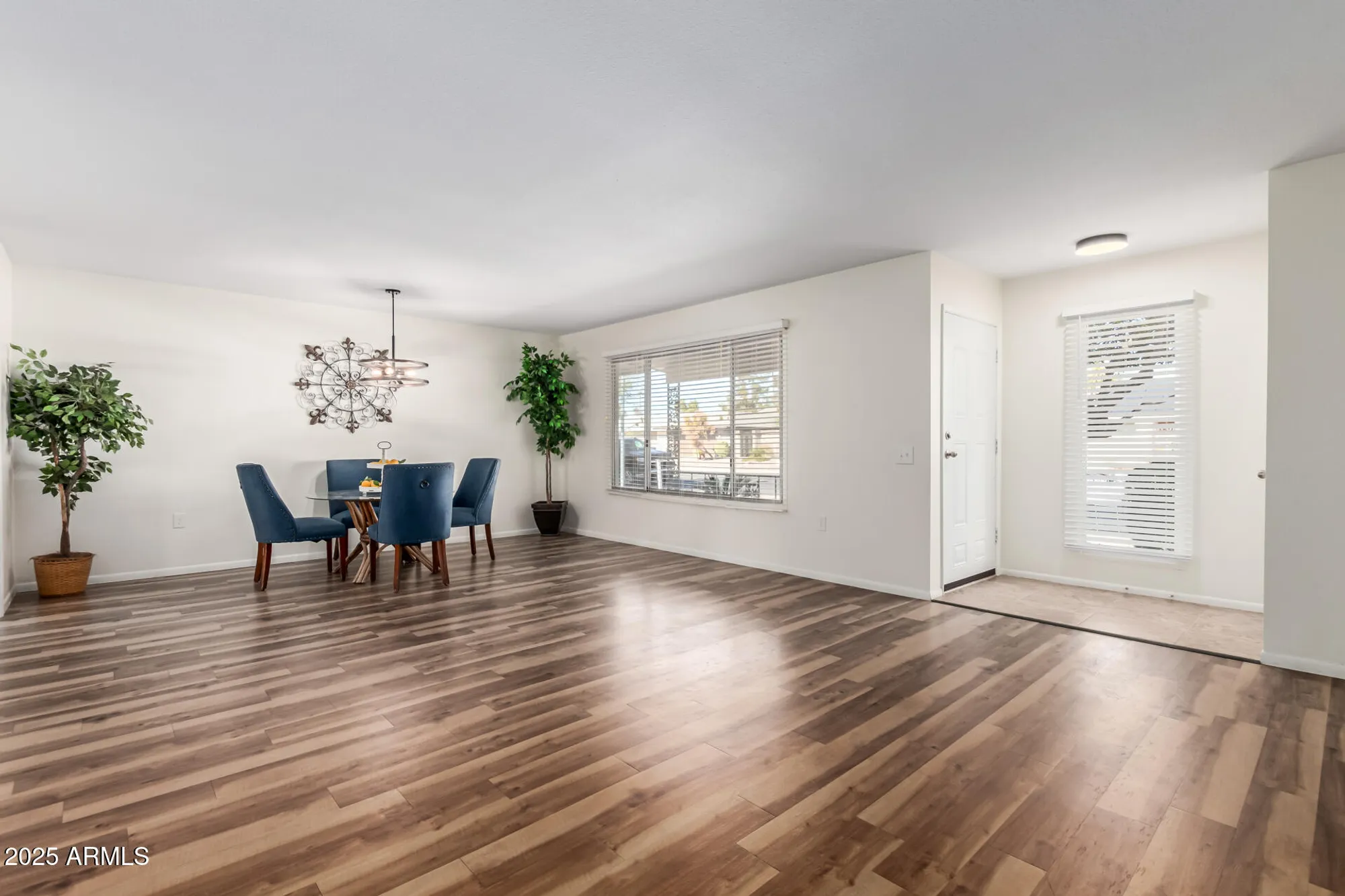 Property Slideshow image 8 of 29 | 9827 w lindgren ave, Sun City, AZ, 85373