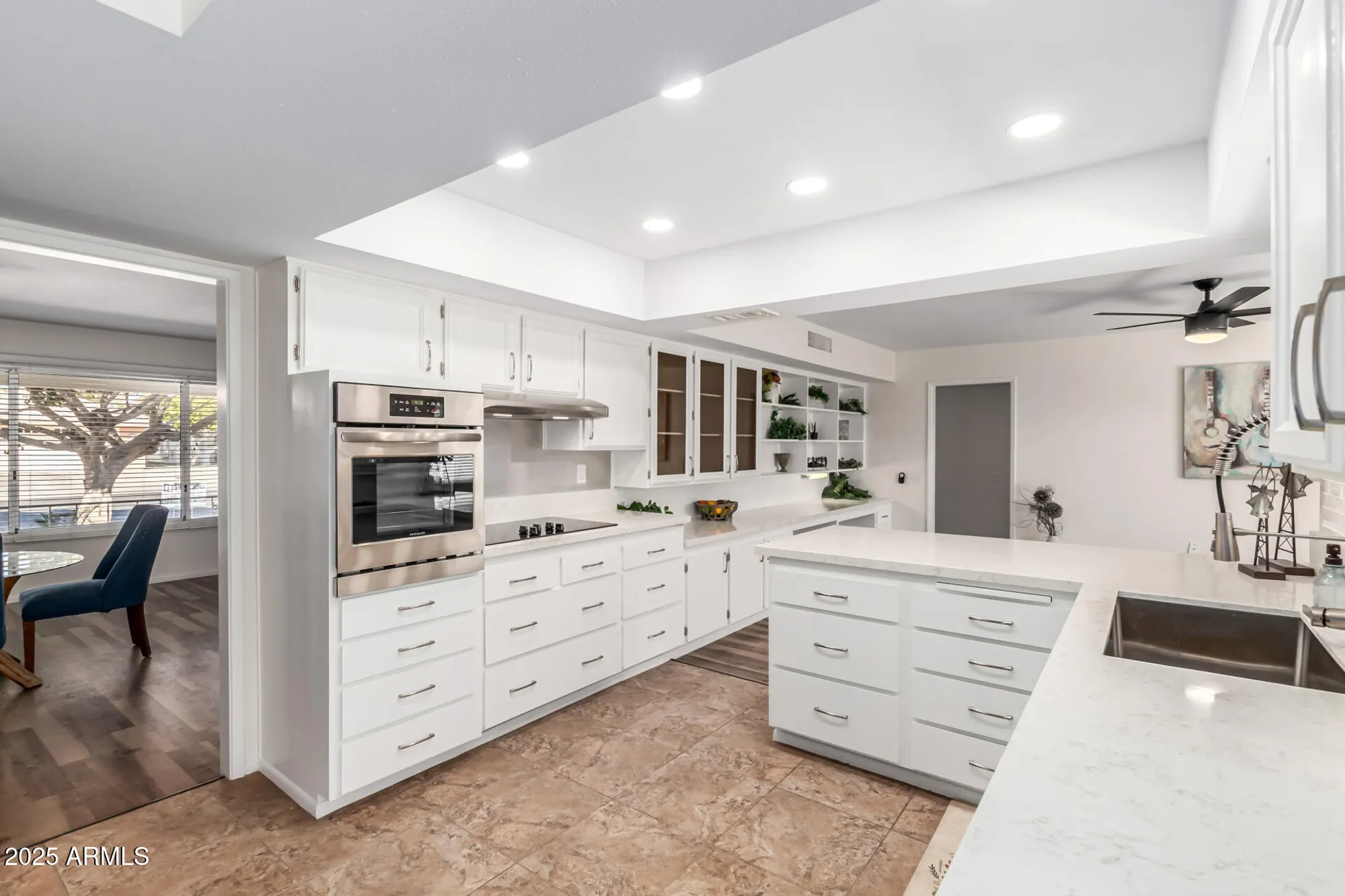 Property Slideshow image 14 of 29 | 9827 w lindgren ave, Sun City, AZ, 85373