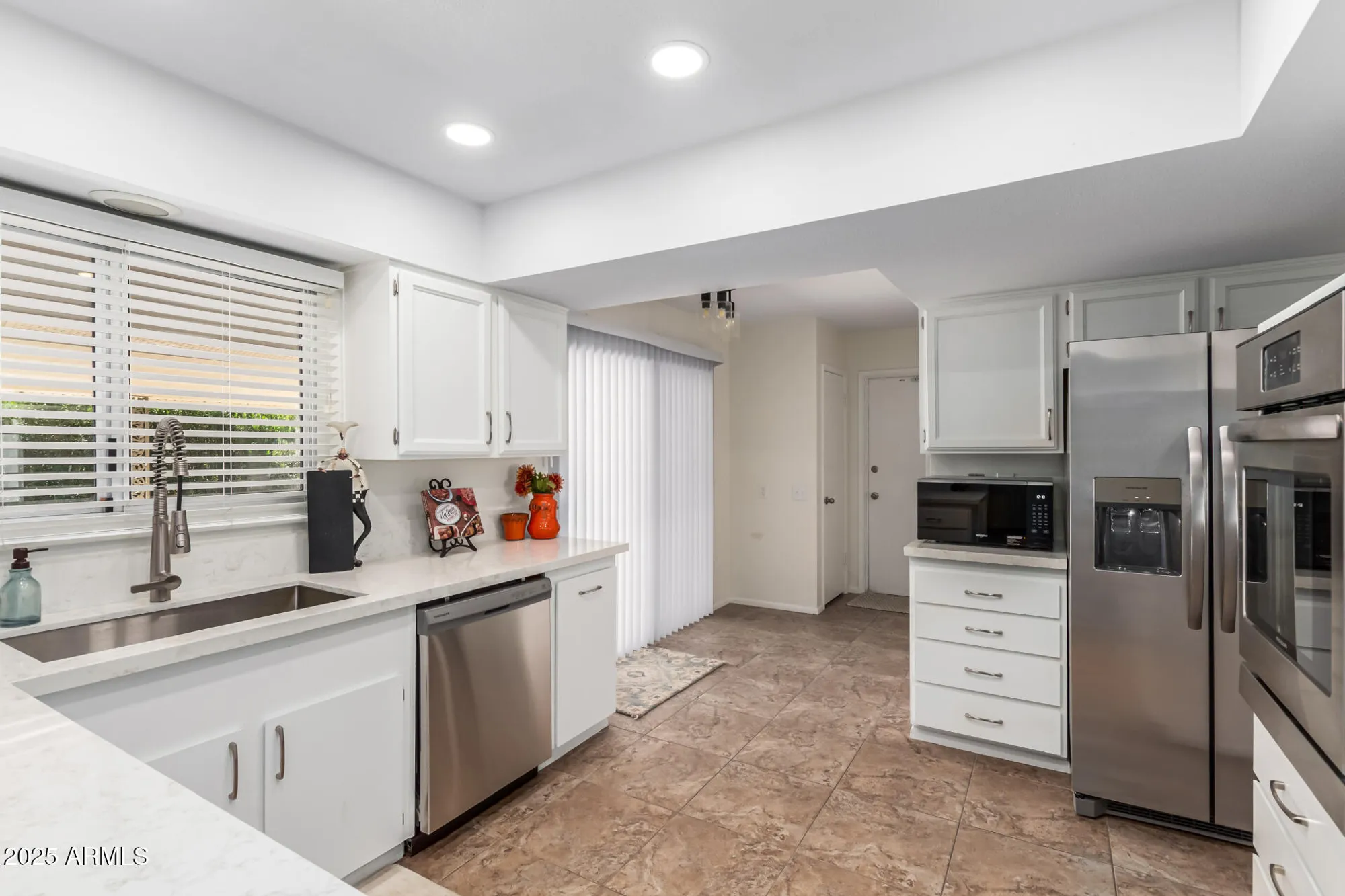 Property Slideshow image 15 of 29 | 9827 w lindgren ave, Sun City, AZ, 85373