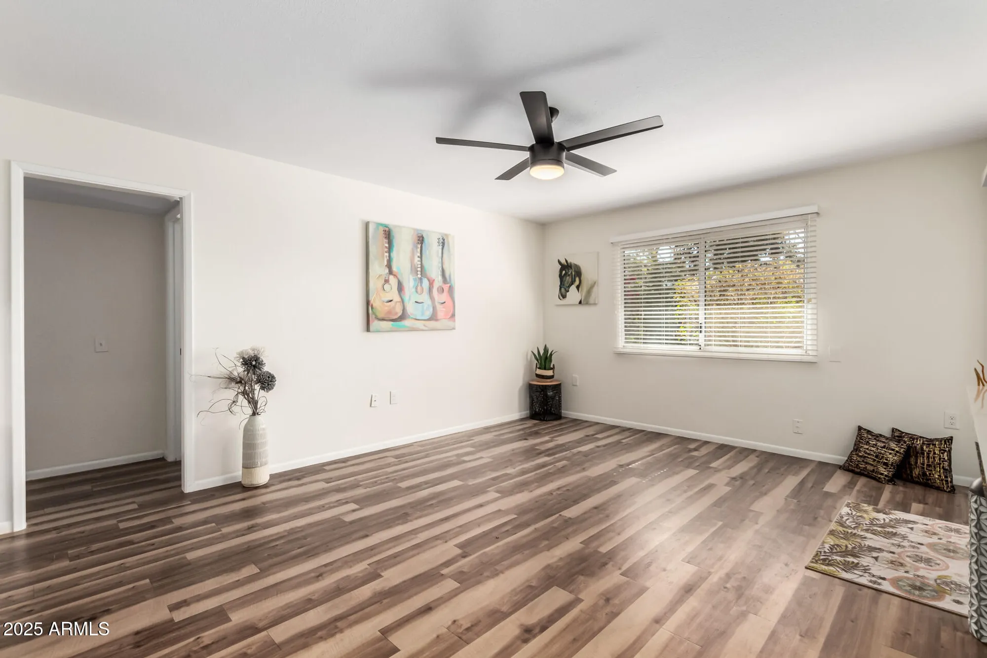 Property Slideshow image 11 of 29 | 9827 w lindgren ave, Sun City, AZ, 85373