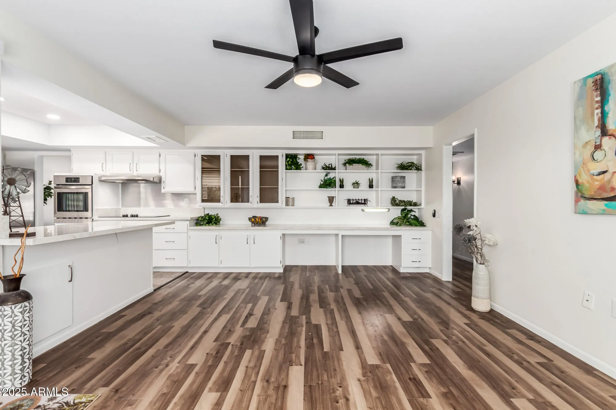 Property Slideshow image 13 of 29 | 9827 w lindgren ave, Sun City, AZ, 85373