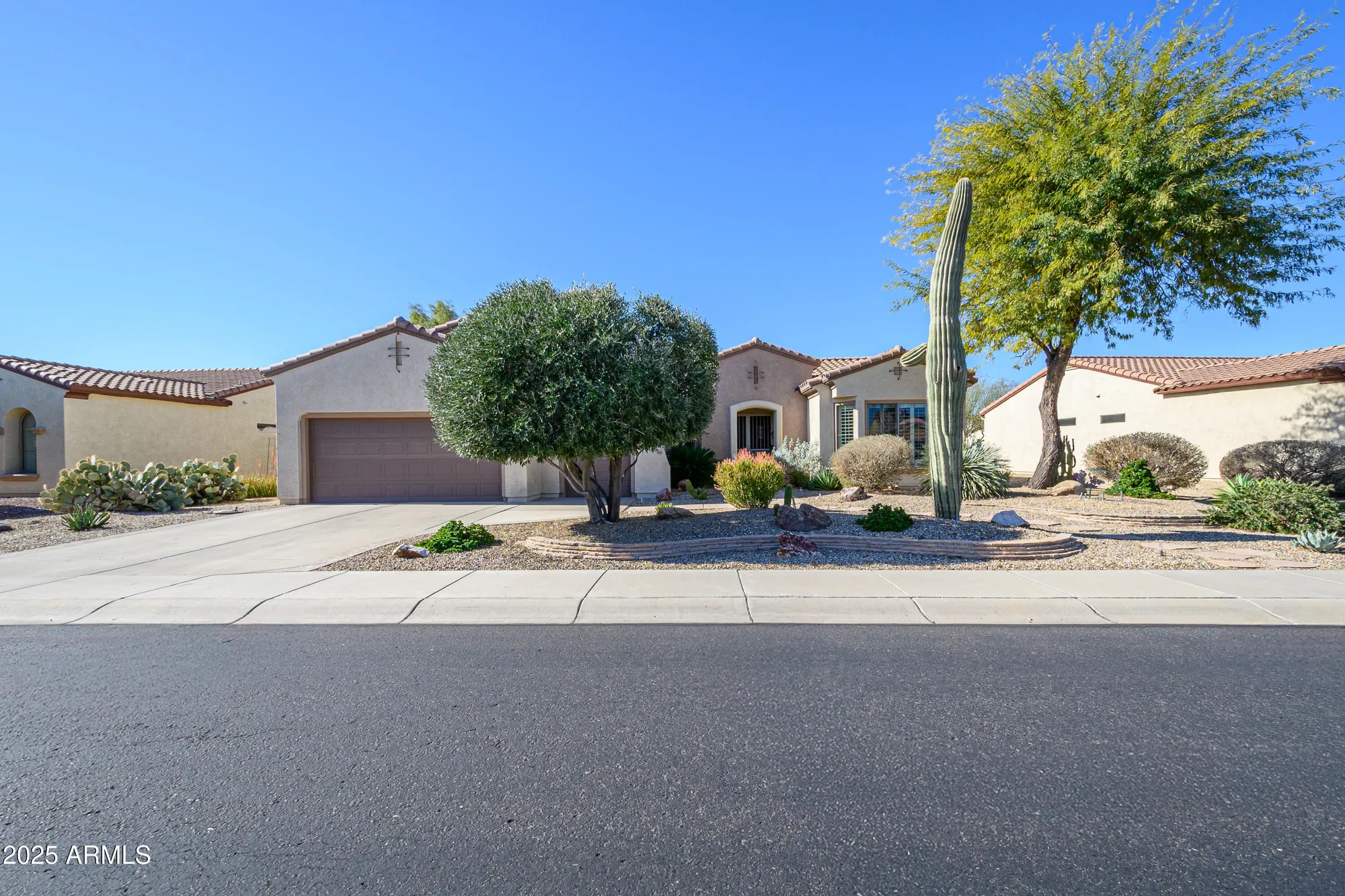 Property Slideshow image 1 of 35 | 16935 w desert blossom way, Surprise, AZ, 85387