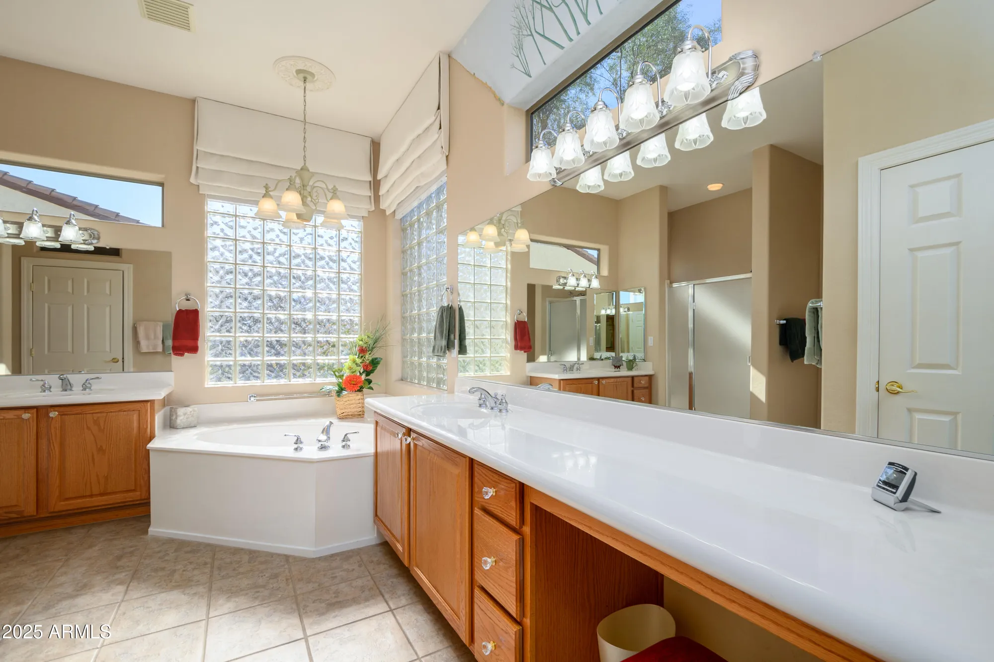 Property Slideshow image 15 of 35 | 16935 w desert blossom way, Surprise, AZ, 85387