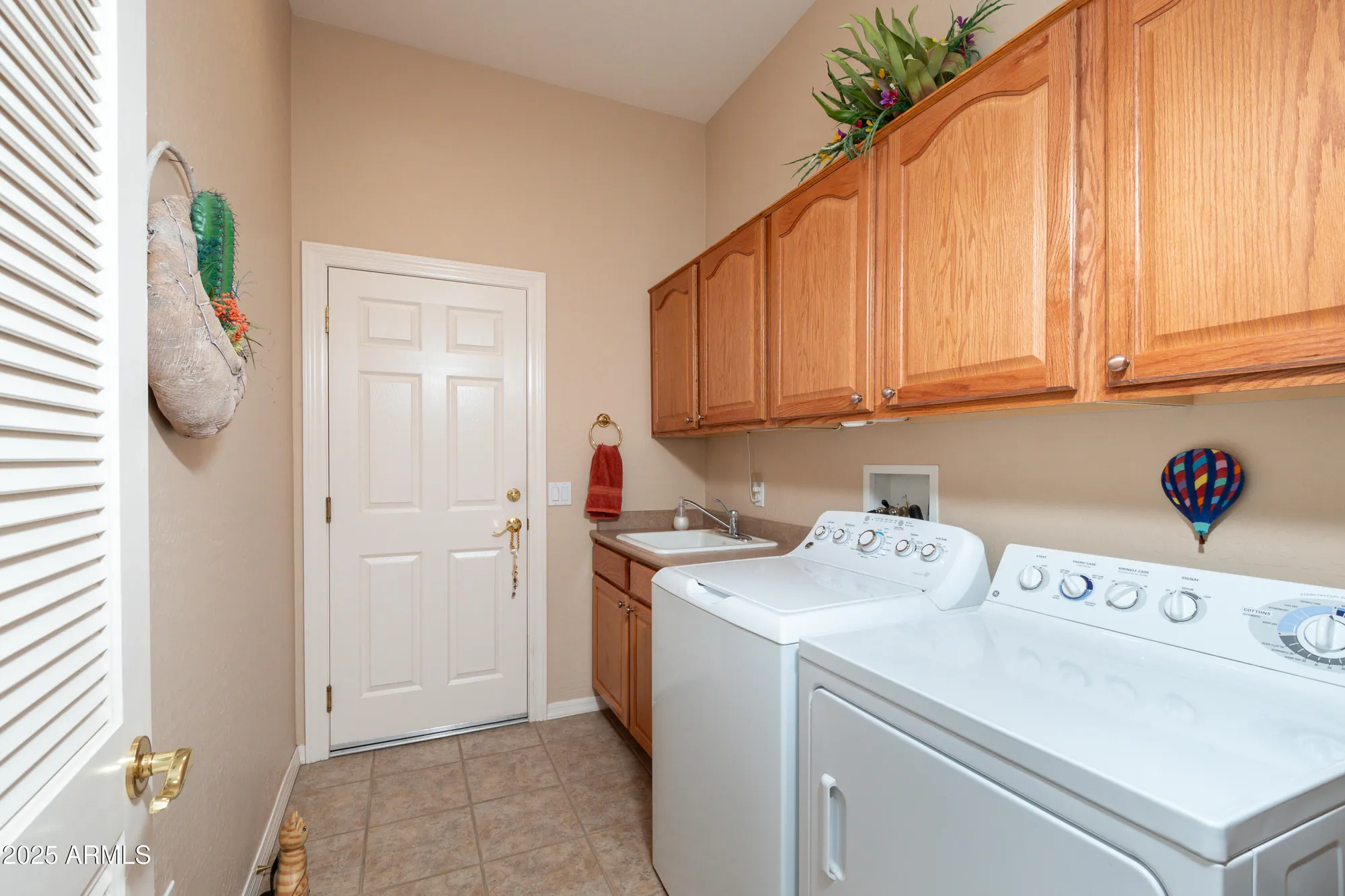 Property Slideshow image 22 of 35 | 16935 w desert blossom way, Surprise, AZ, 85387