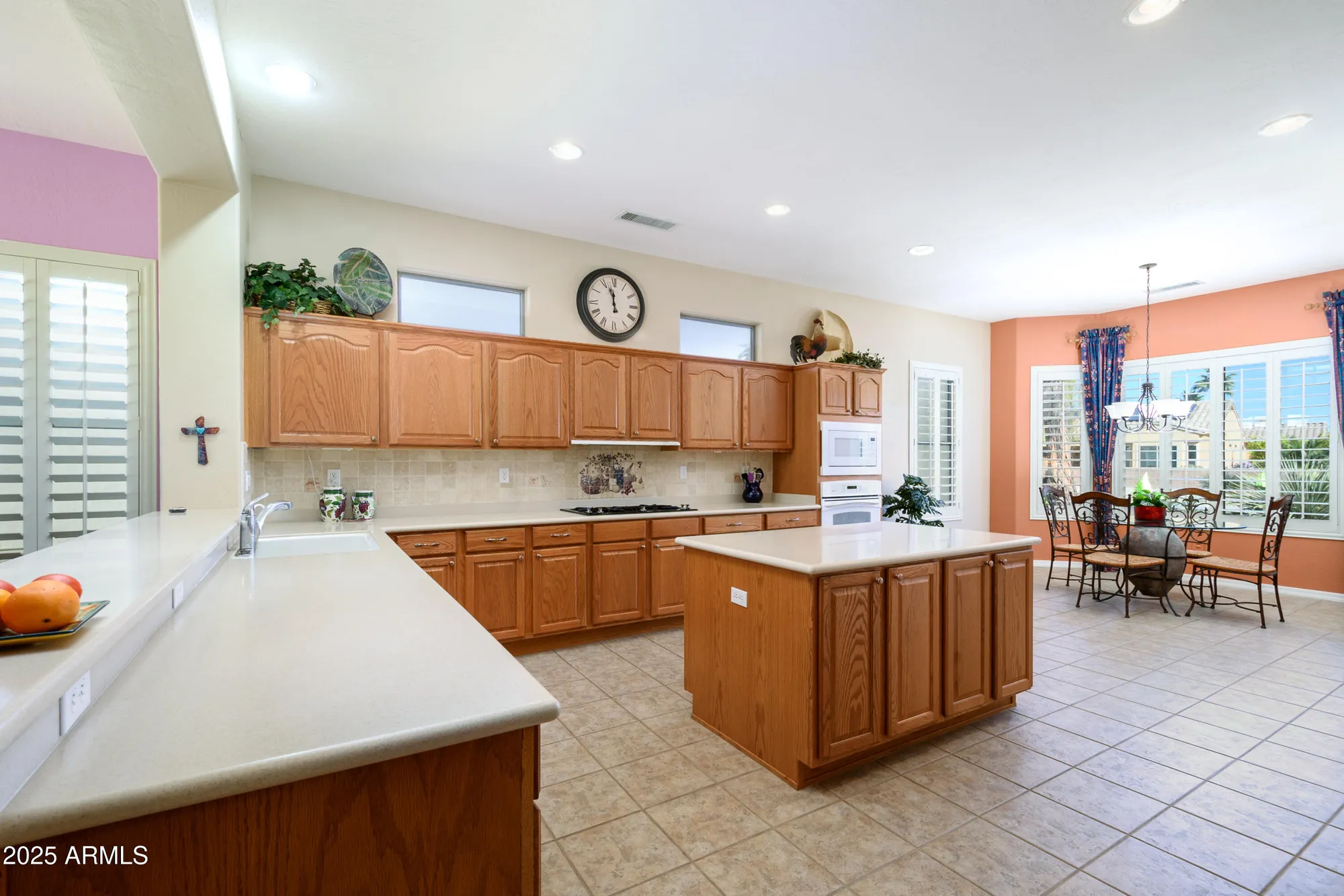 Property Slideshow image 4 of 35 | 16935 w desert blossom way, Surprise, AZ, 85387