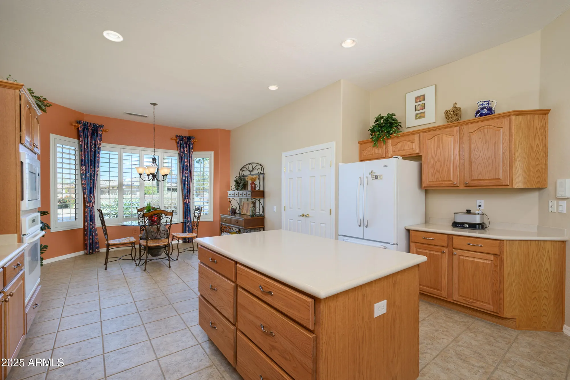 Property Slideshow image 11 of 35 | 16935 w desert blossom way, Surprise, AZ, 85387