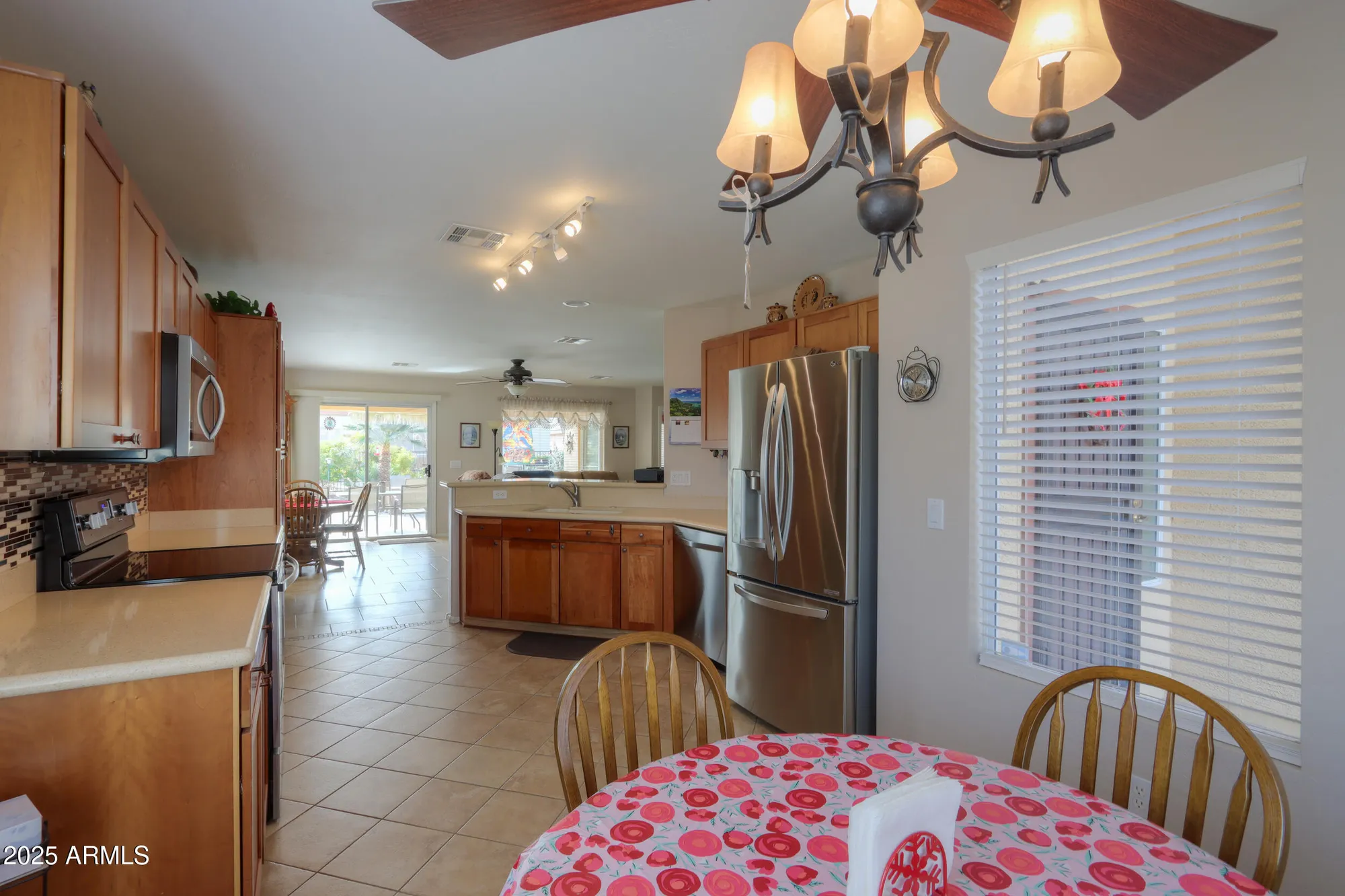 Property Slideshow image 14 of 34 | 2409 e antigua dr, Casa Grande, AZ, 85194