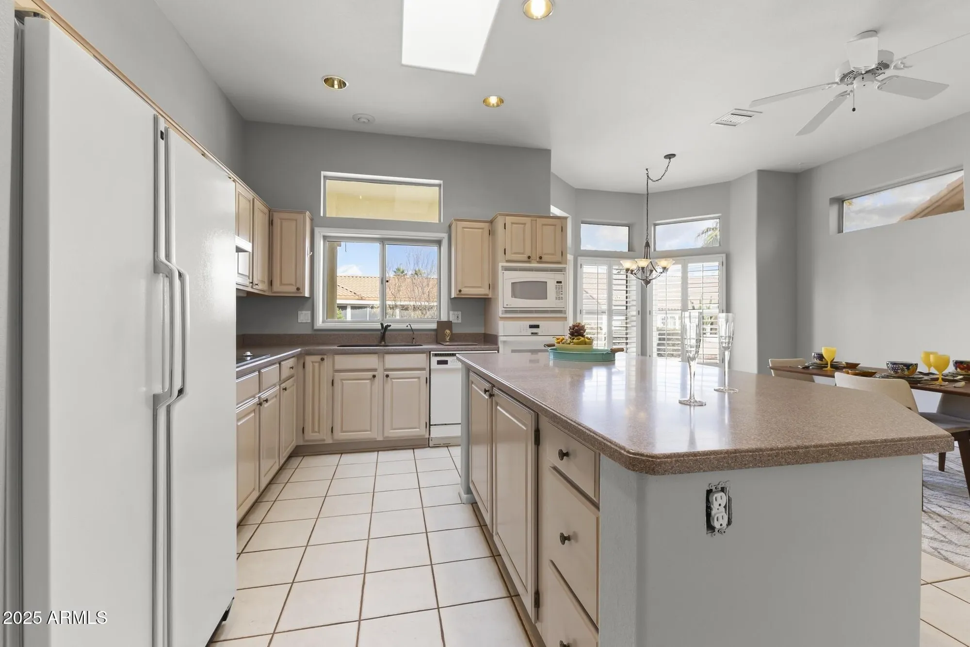 Property Slideshow image 12 of 34 | 15704 w sentinel dr, Sun City West, AZ, 85375