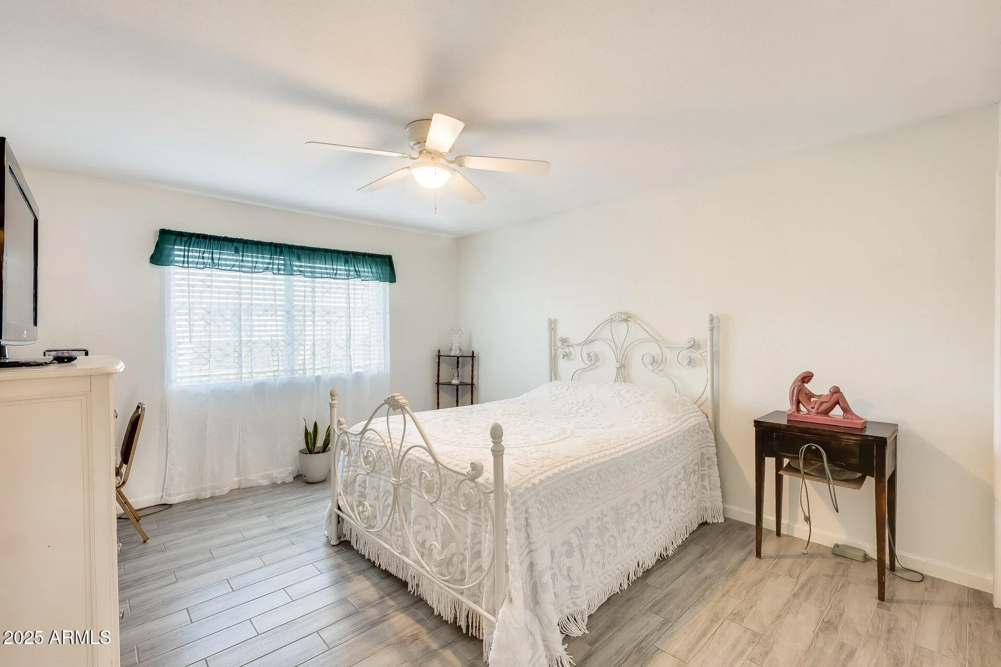 Property Slideshow image 16 of 47 | 10909 w santa fe dr, Sun City, AZ, 85351