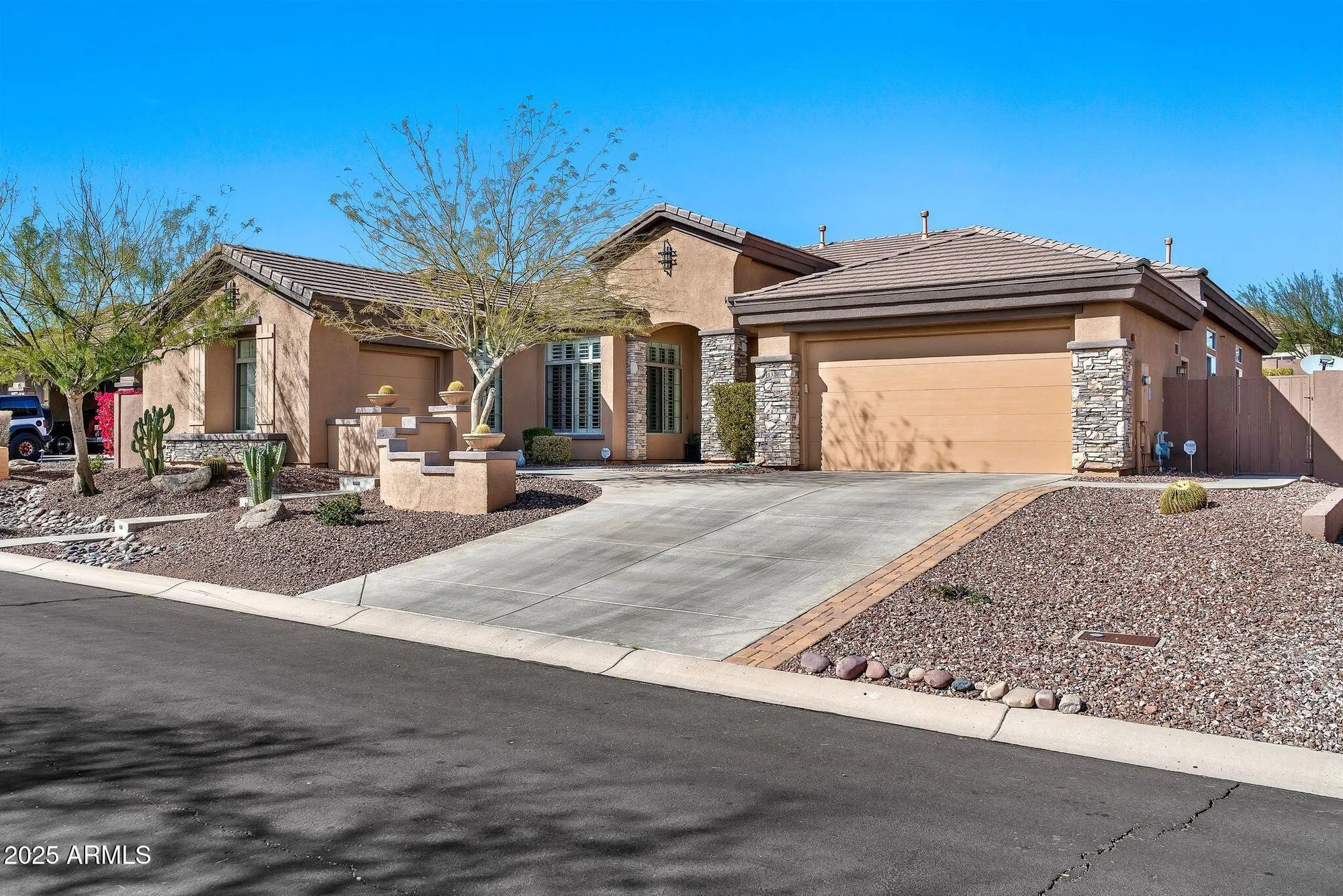 Property Slideshow image 5 of 54 | 1320 w whitman dr, Anthem, AZ, 85086