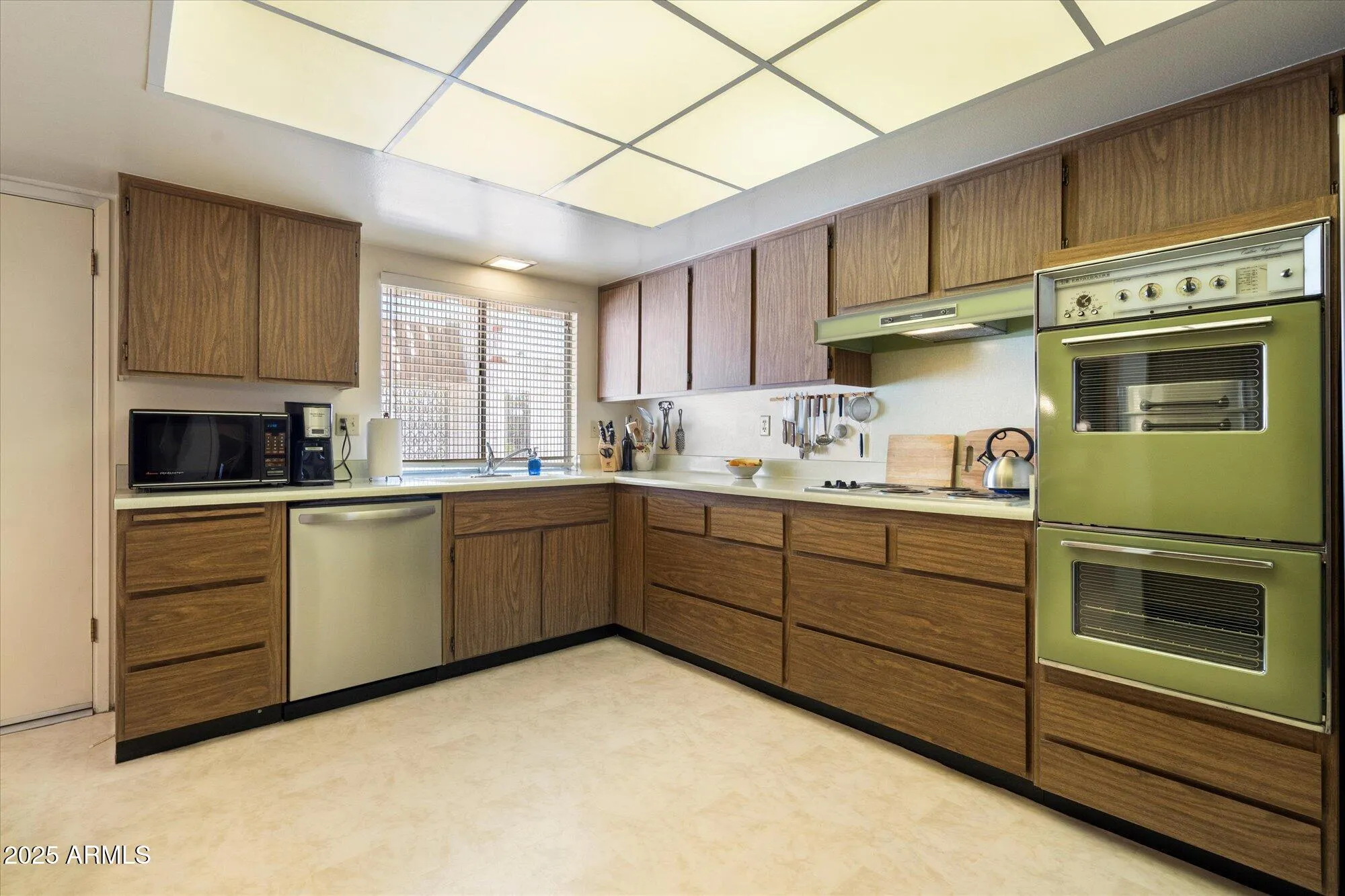 Property Slideshow image 11 of 28 | 13640 n del webb blvd, Sun City, AZ, 85351