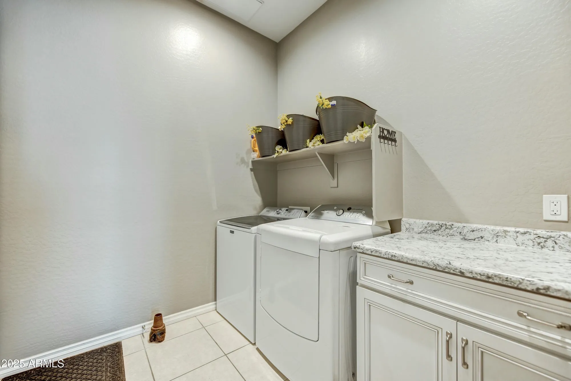 Property Slideshow image 27 of 52 | 210 e bergamot ln, Queen Creek, AZ, 85140