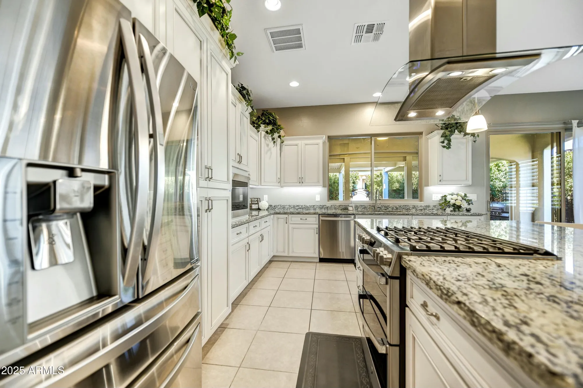 Property Slideshow image 14 of 52 | 210 e bergamot ln, Queen Creek, AZ, 85140