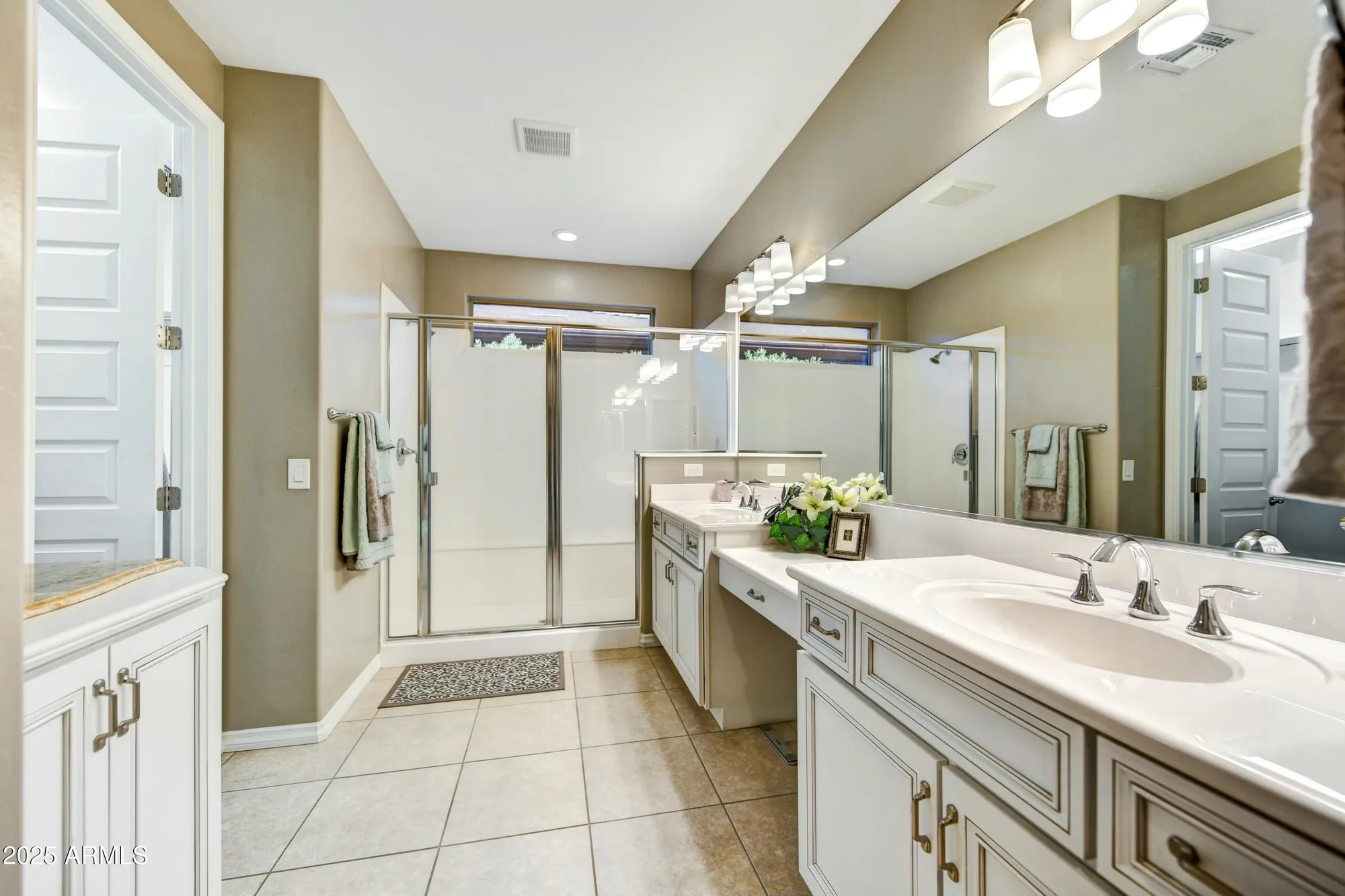 Property Slideshow image 22 of 52 | 210 e bergamot ln, Queen Creek, AZ, 85140